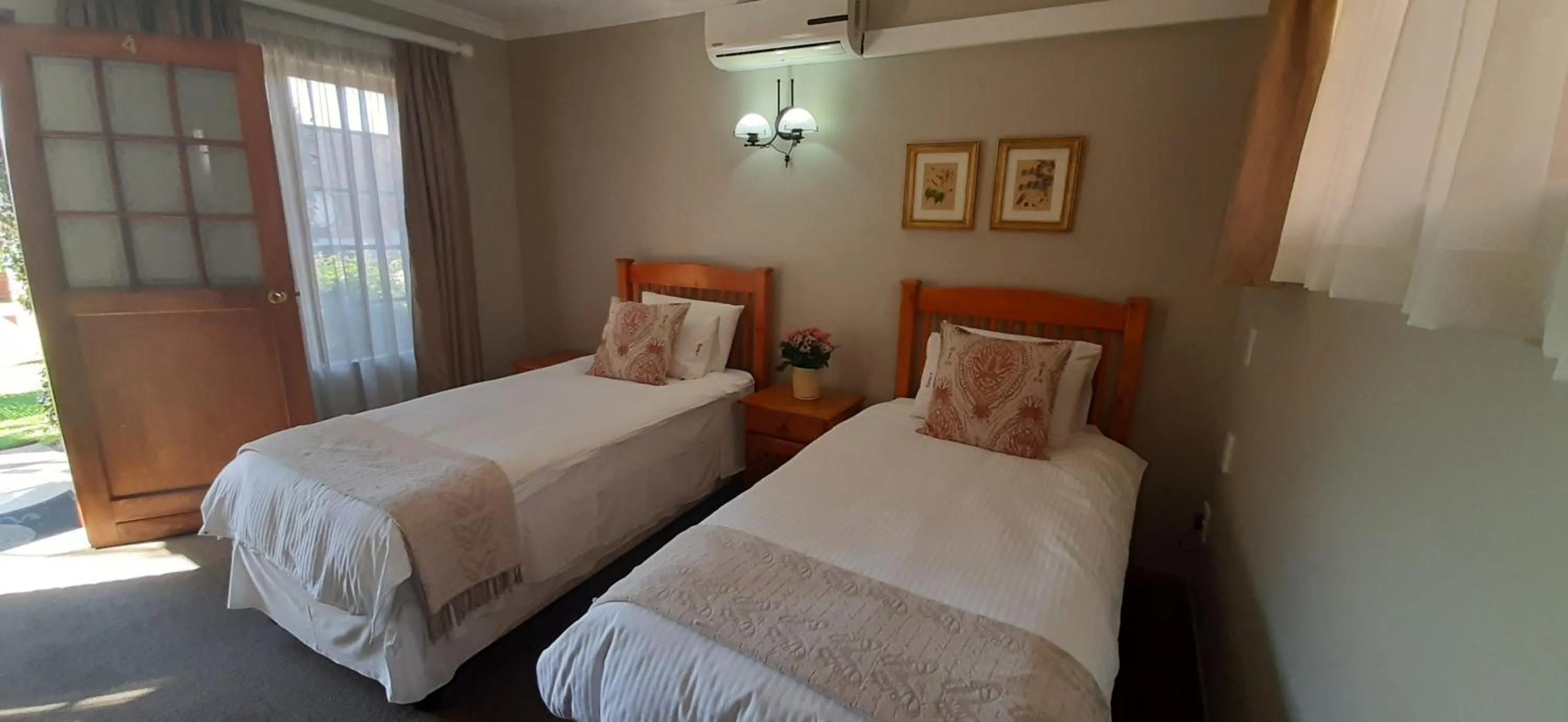 Van Dykshuis Guest House