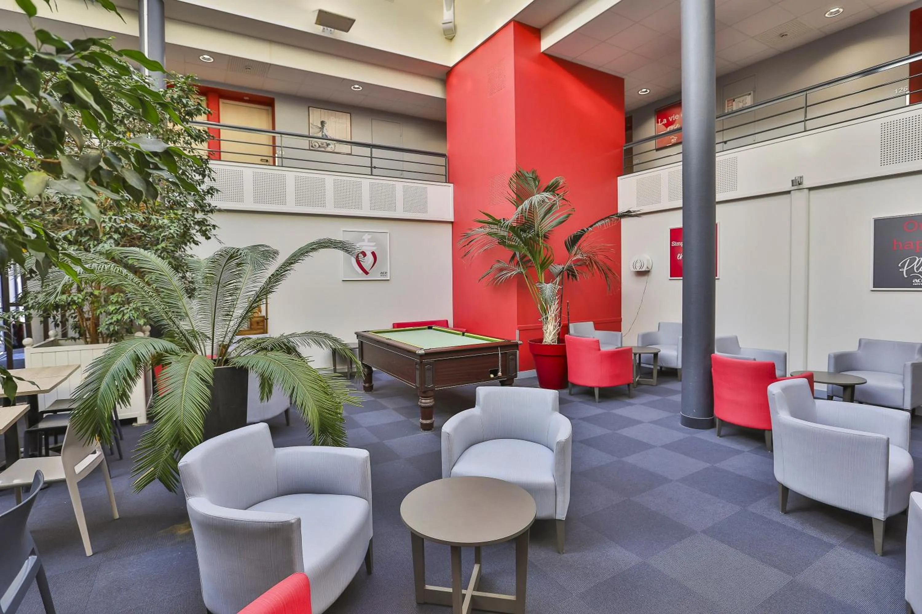 Breakfast in ACE Hôtel Vendée Saint Hermine