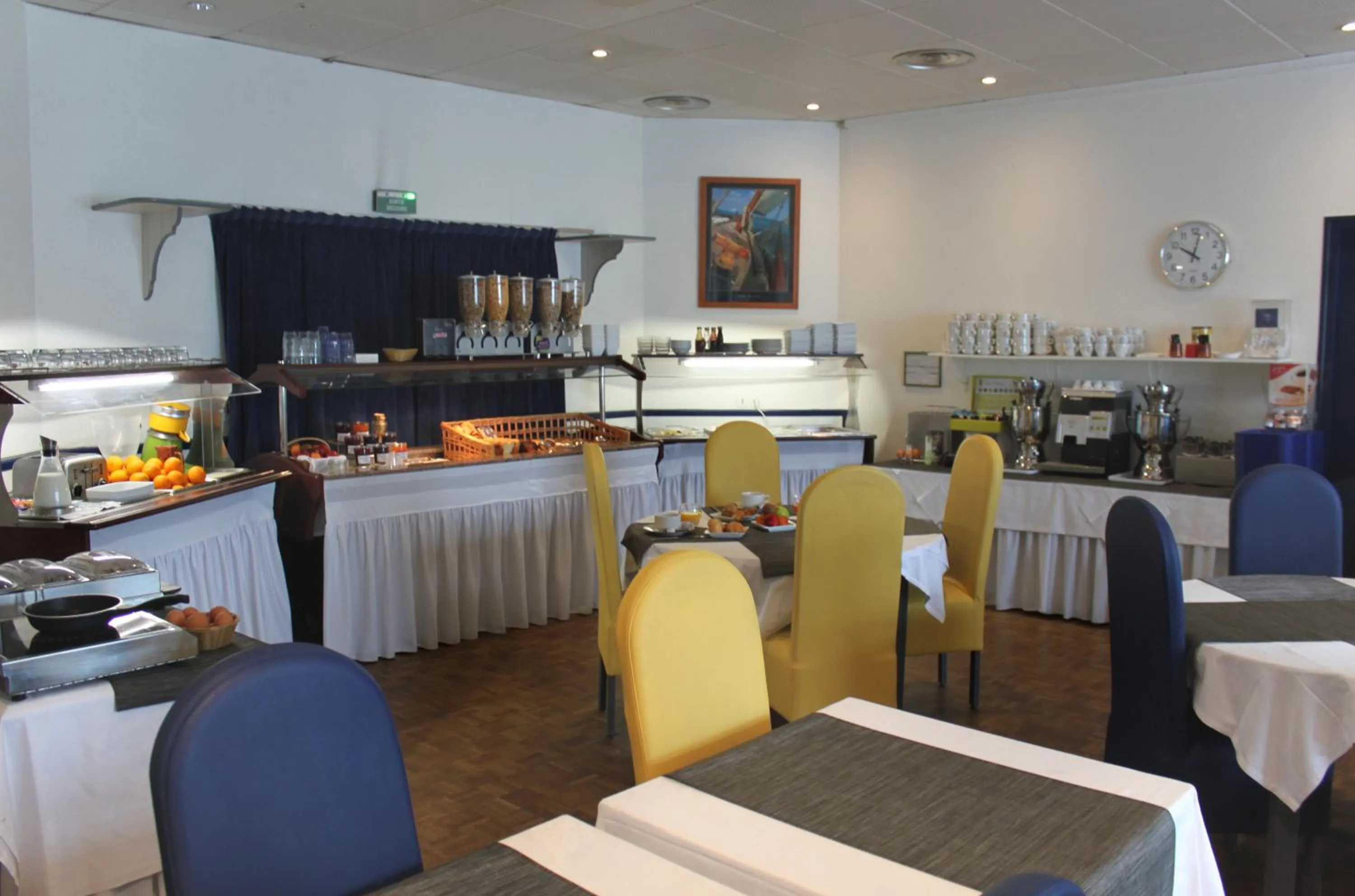 Restaurant/places to eat in Kyriad Direct Rennes Ouest