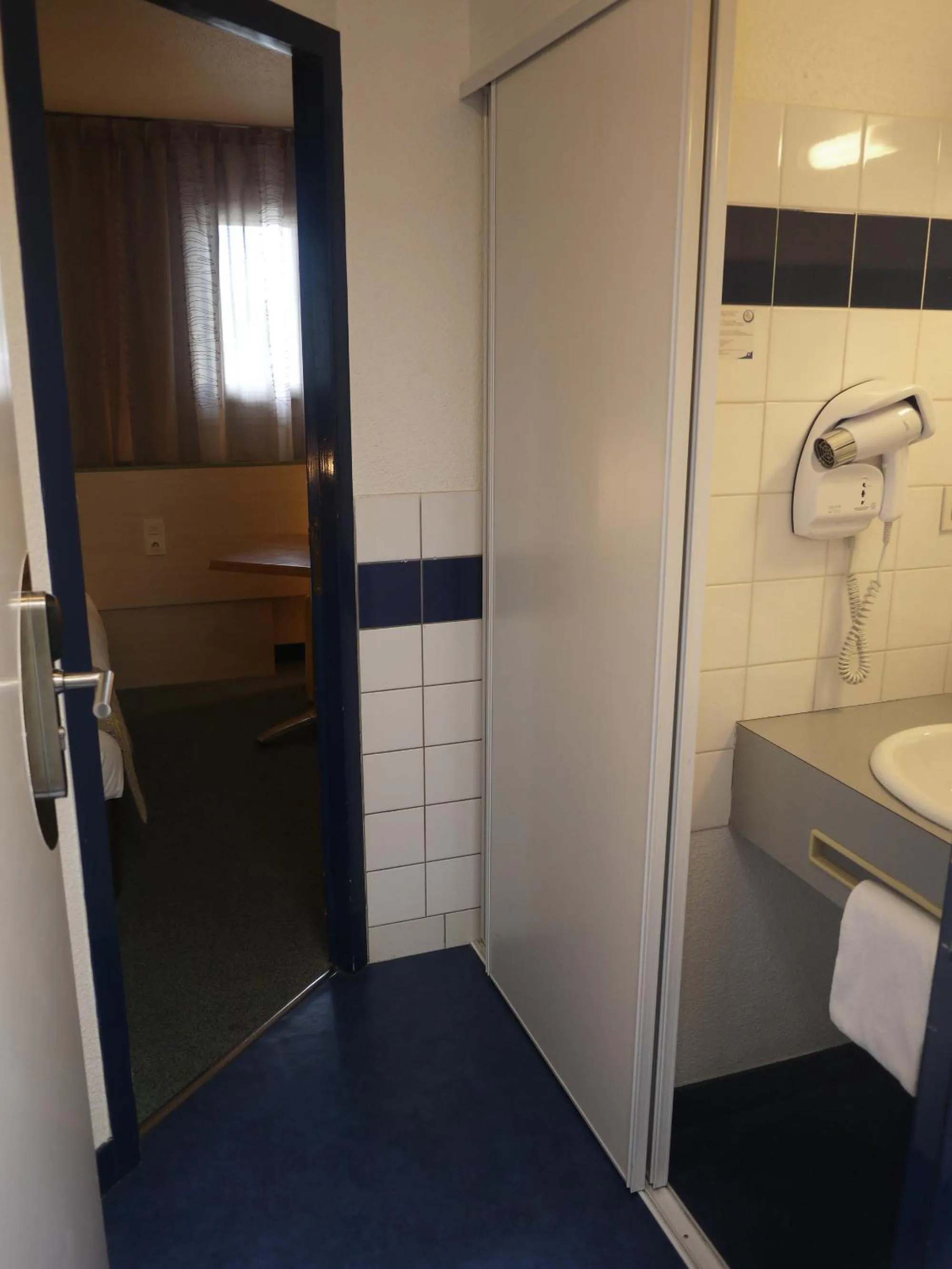 Shower in Kyriad Direct Rennes Ouest