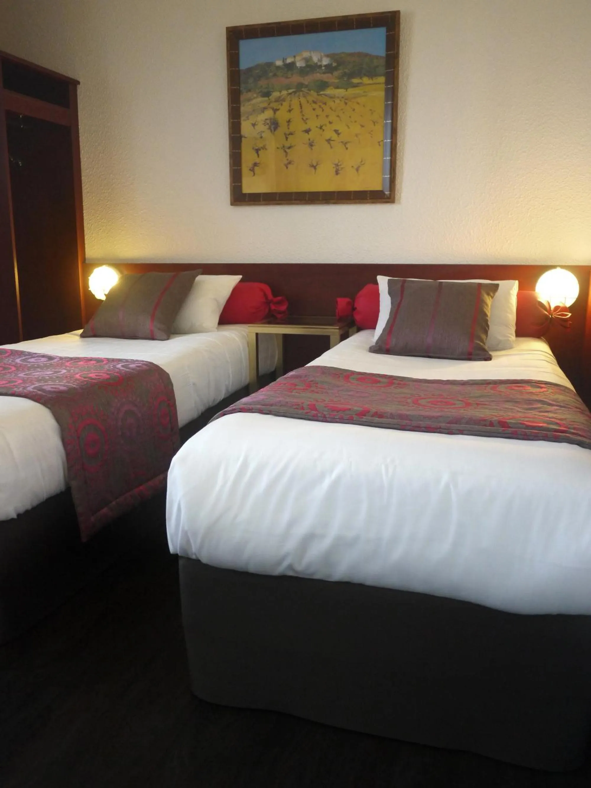 Bed in Kyriad Direct Rennes Ouest