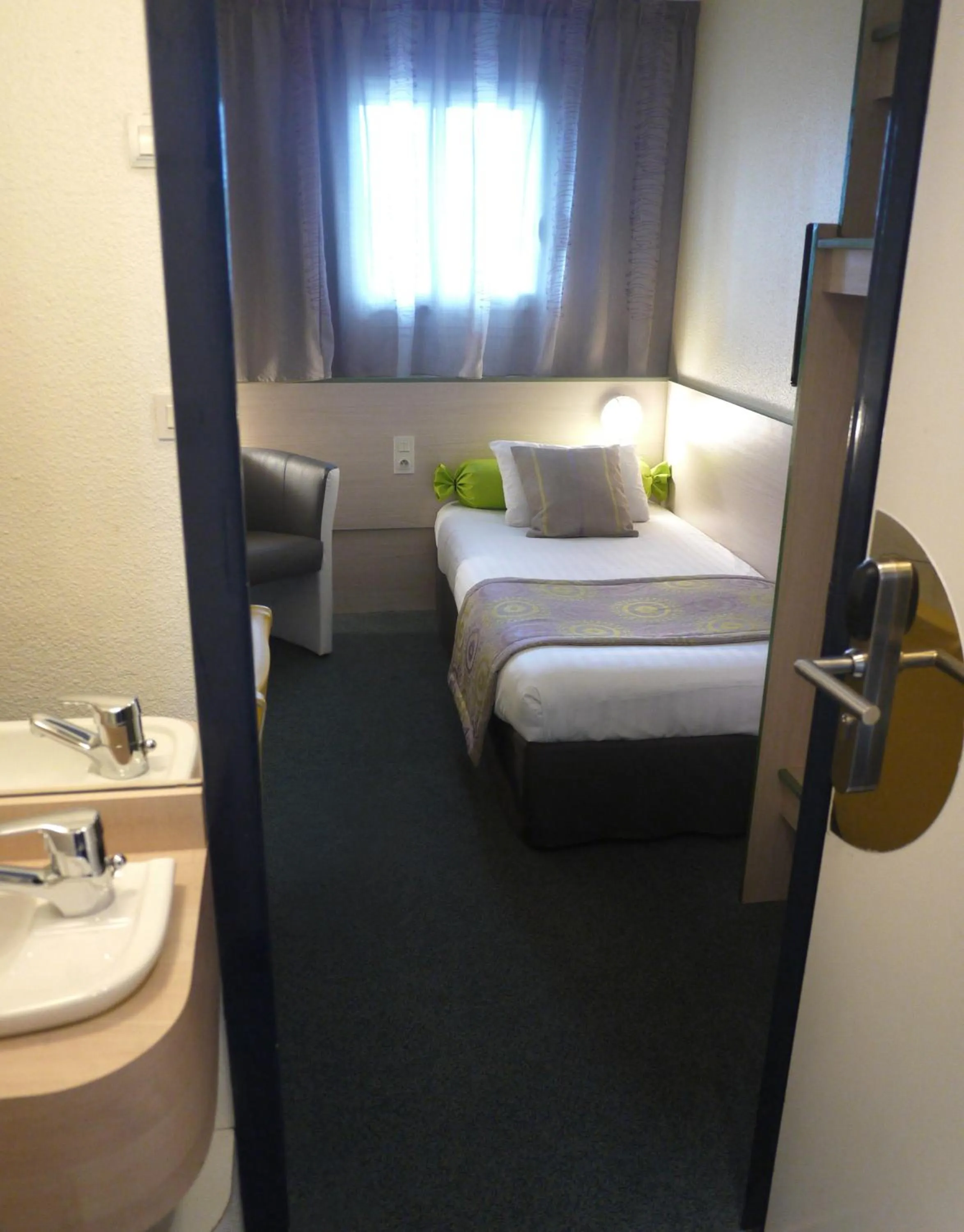 Bed in Kyriad Direct Rennes Ouest