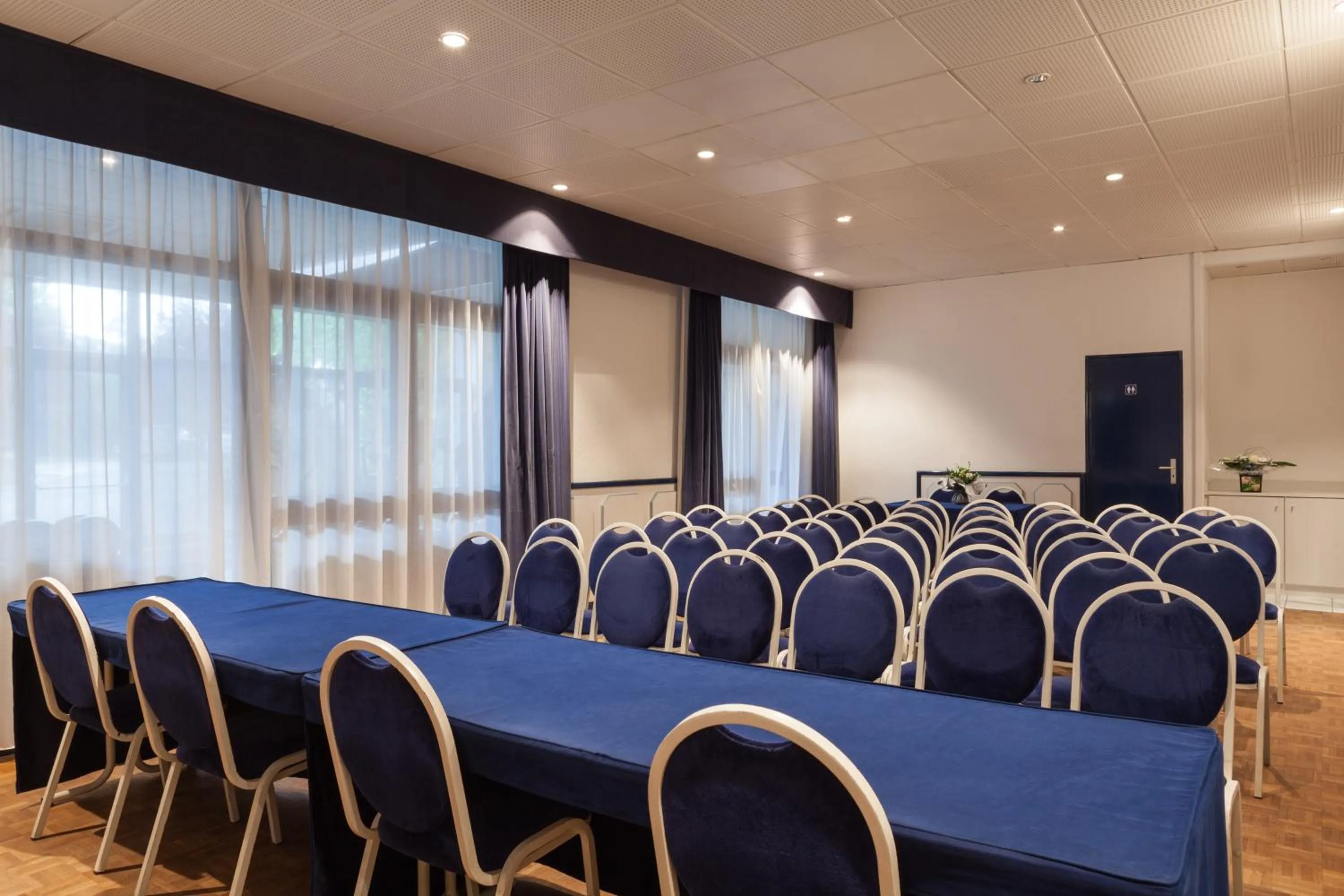 Business facilities in Kyriad Direct Rennes Ouest