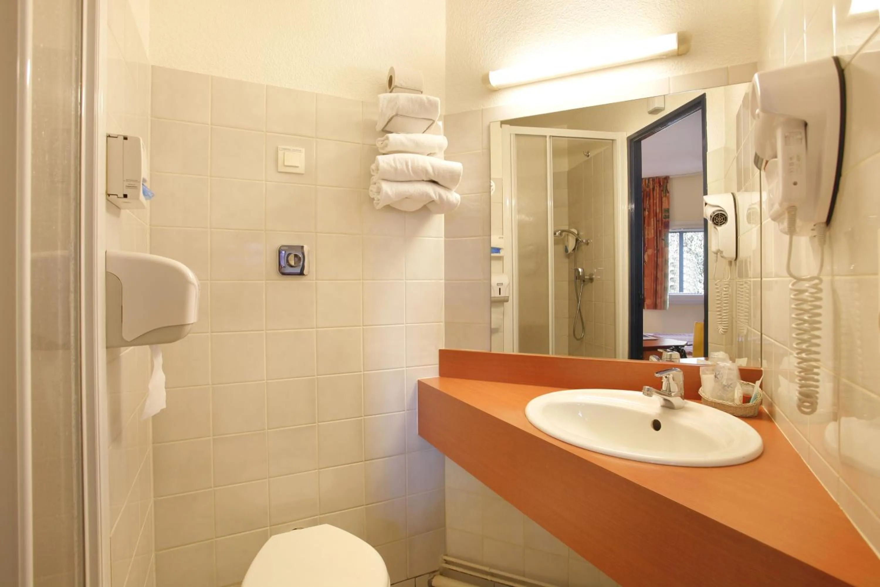 Shower in Kyriad Direct Rennes Ouest