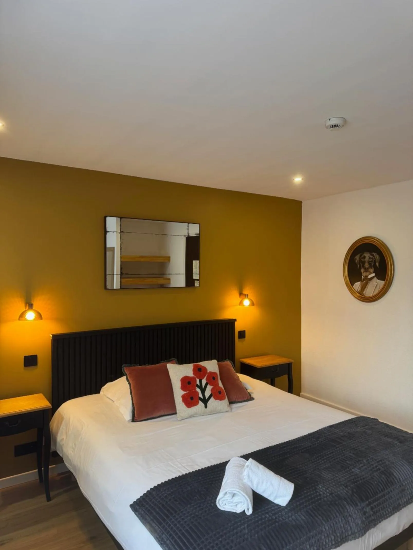 Bed in Le Clos Du Pontic Logis et Cit'Hotel