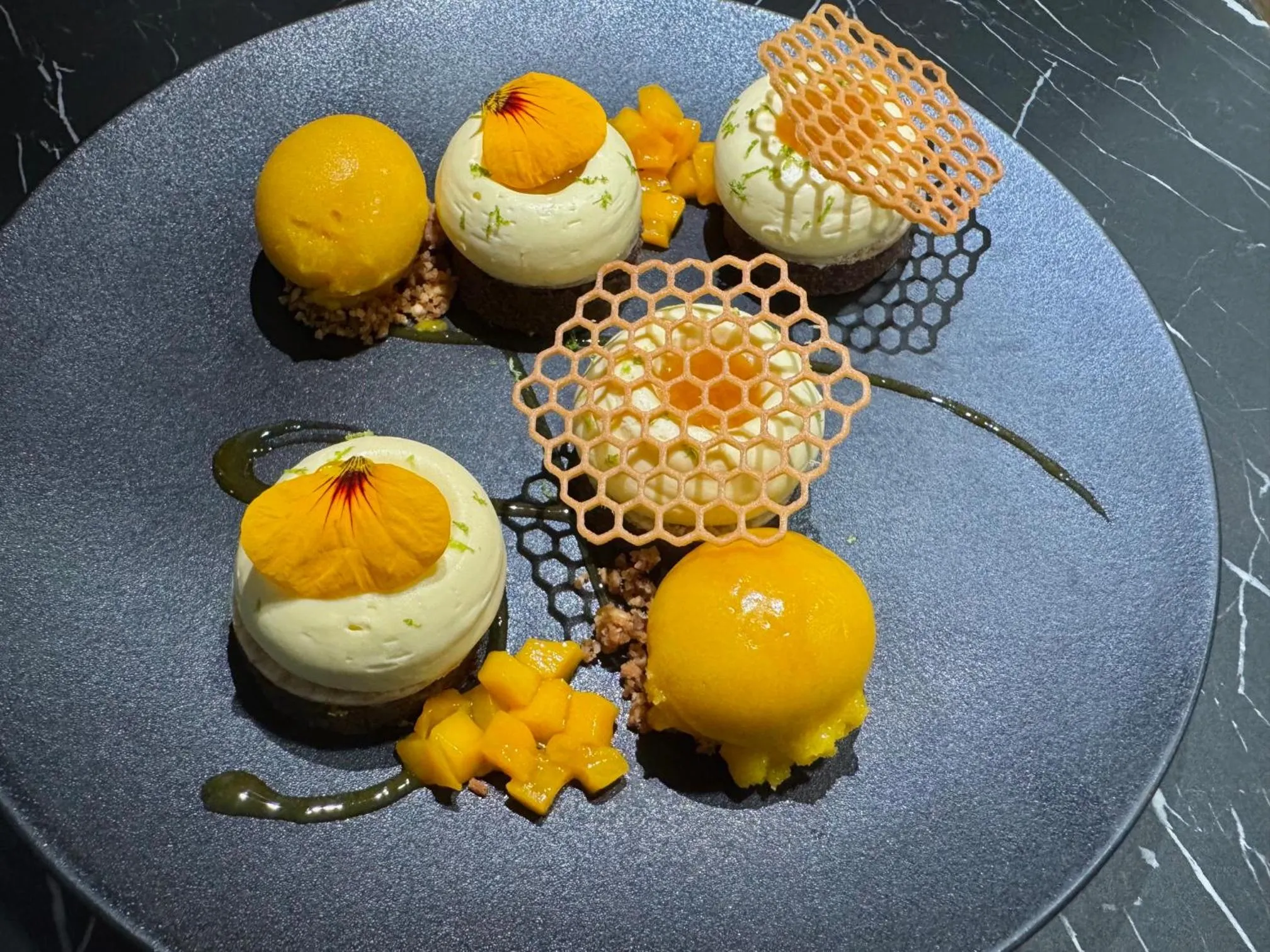 Le Clos Du Pontic Logis et Cit'Hotel