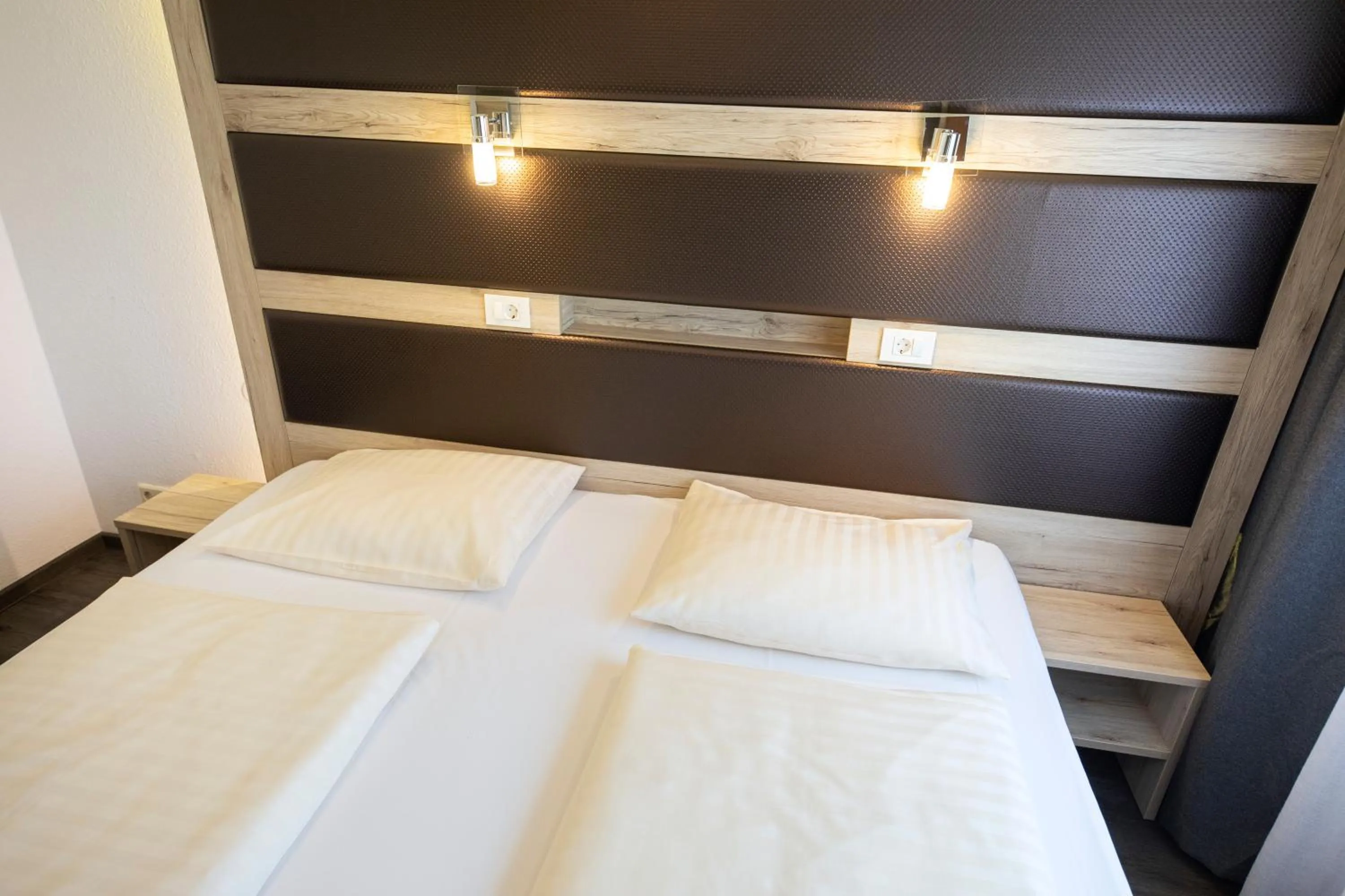 Bedroom, Bed in Roomingtons Lüneburger Heide