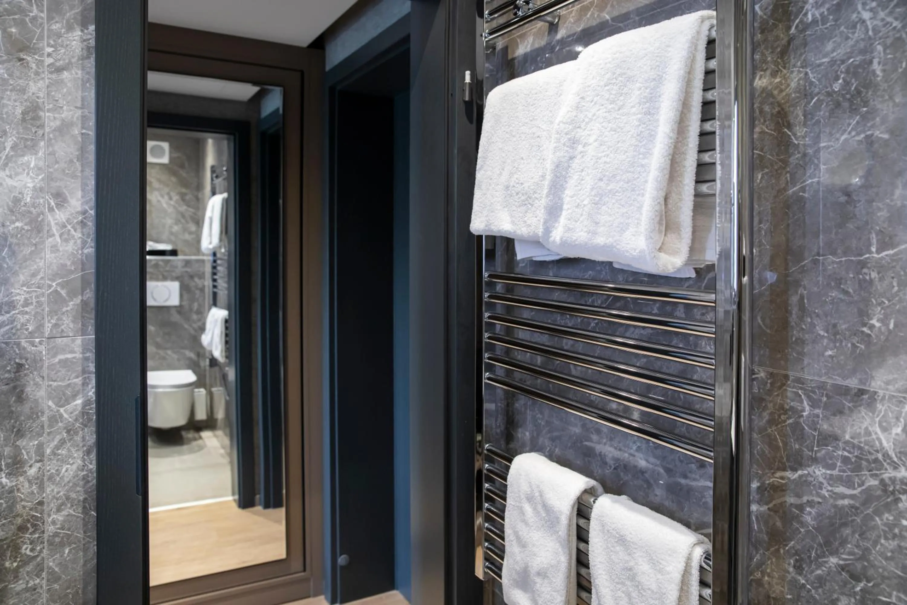 Bathroom in Roomingtons Lüneburger Heide