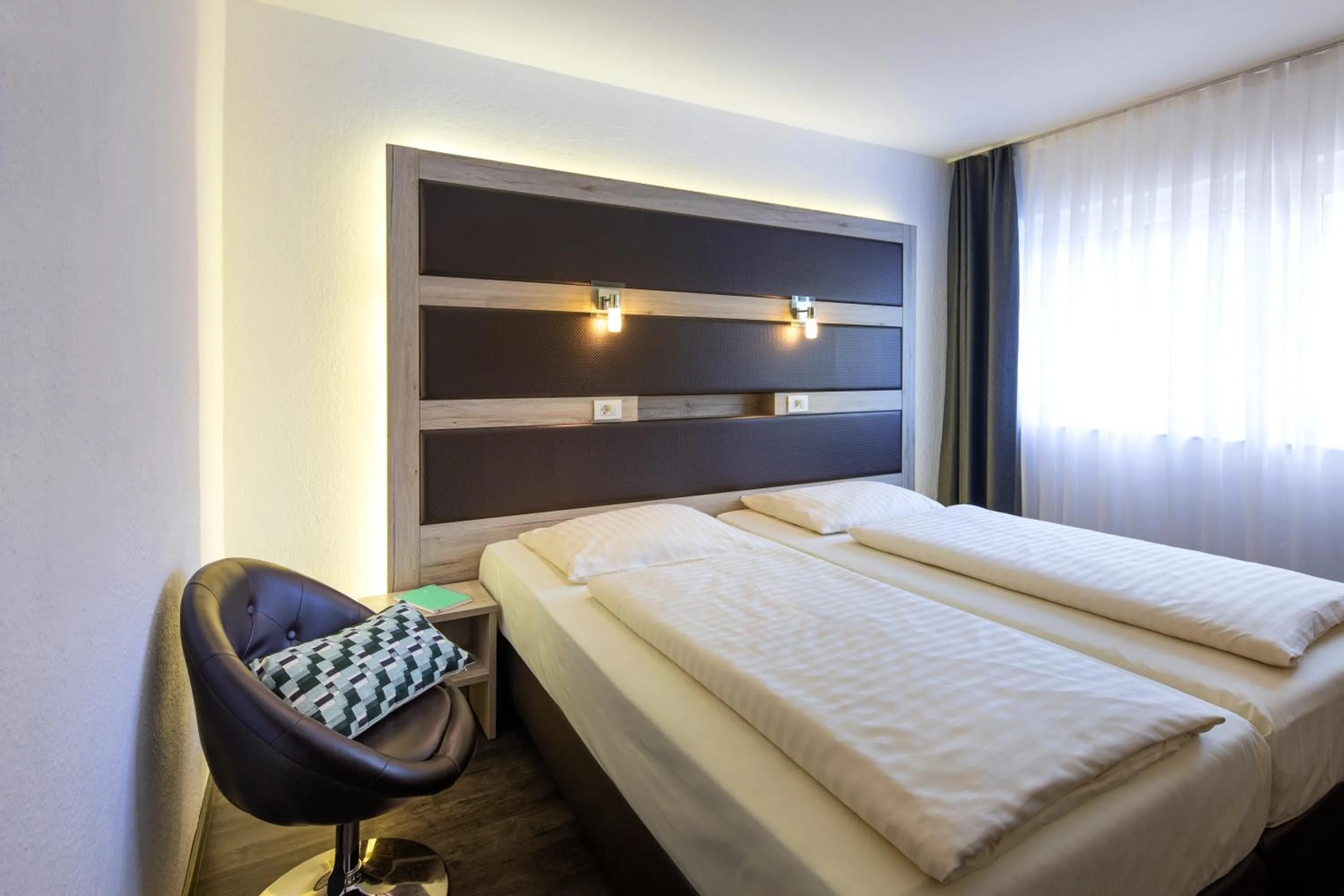 Bedroom, Bed in Roomingtons Lüneburger Heide