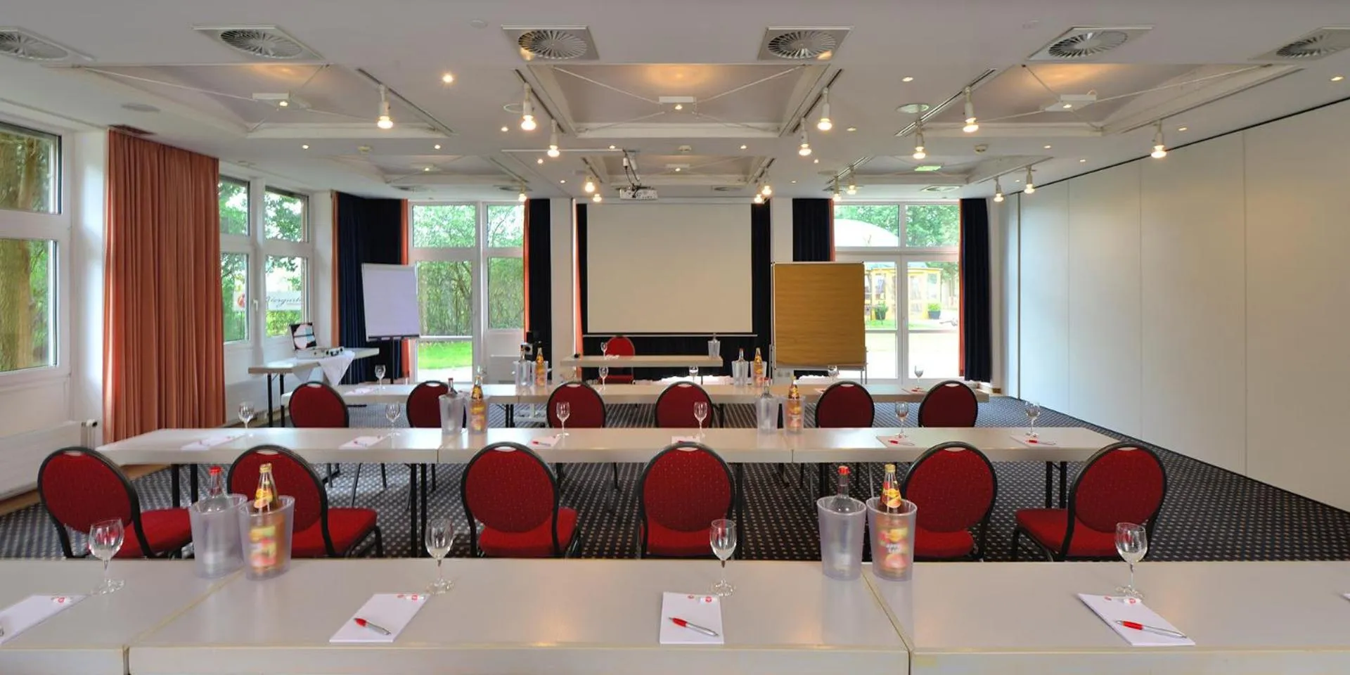 Meeting/conference room in Roomingtons Lüneburger Heide