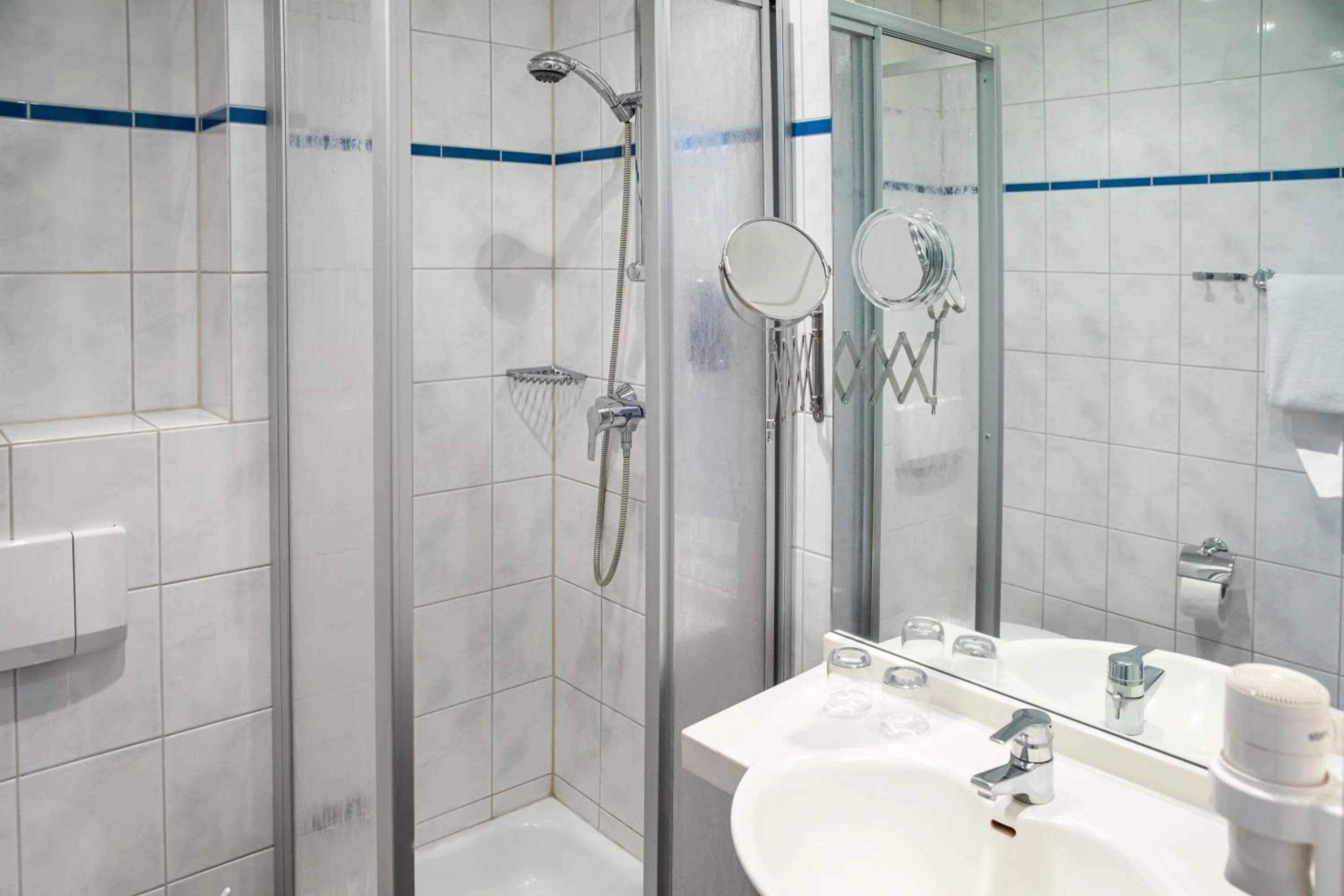 Bathroom in Roomingtons Lüneburger Heide