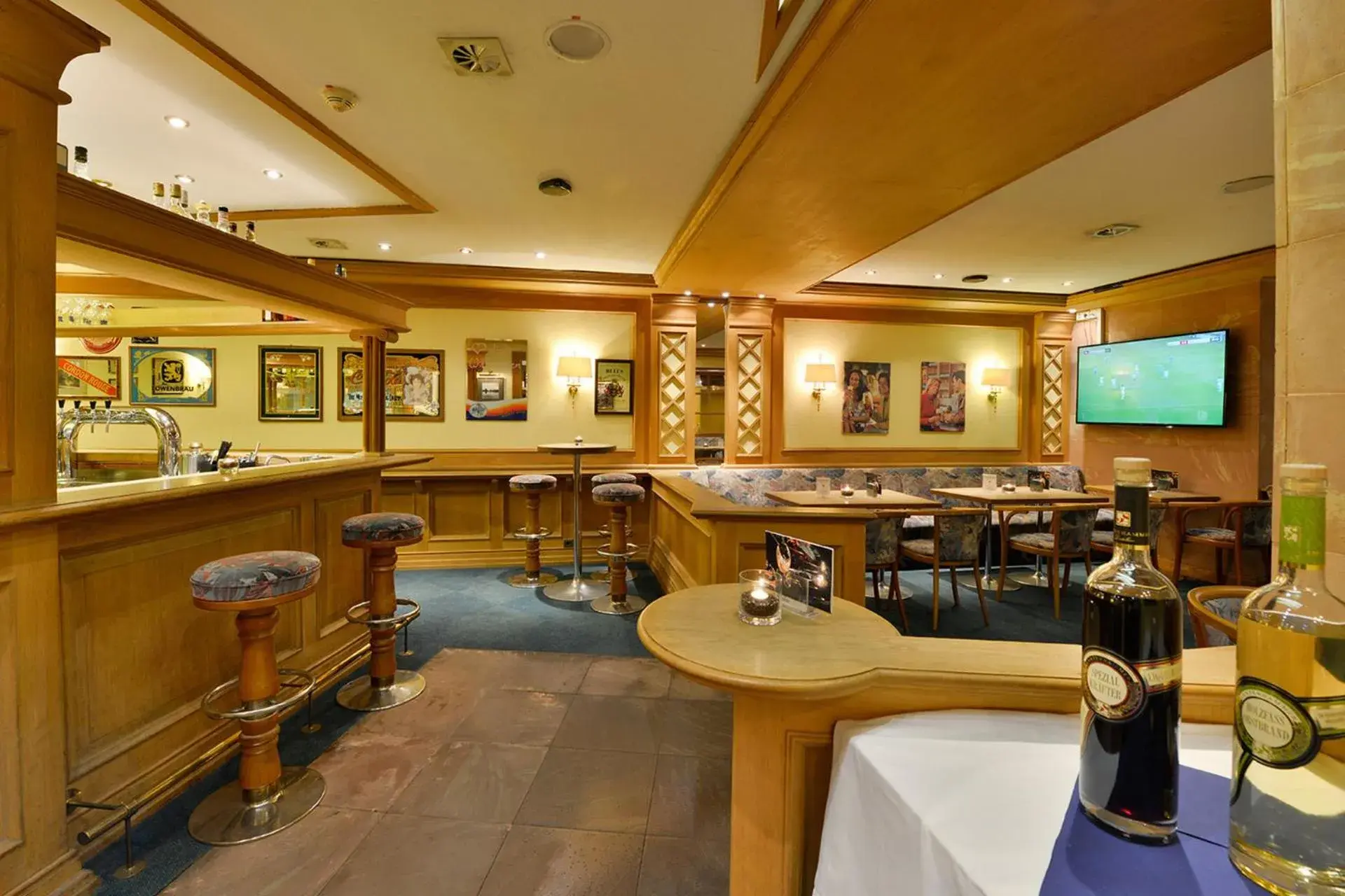 Lounge or bar in Roomingtons Lüneburger Heide Lounge or bar in Roomingtons Lüneburger Heide