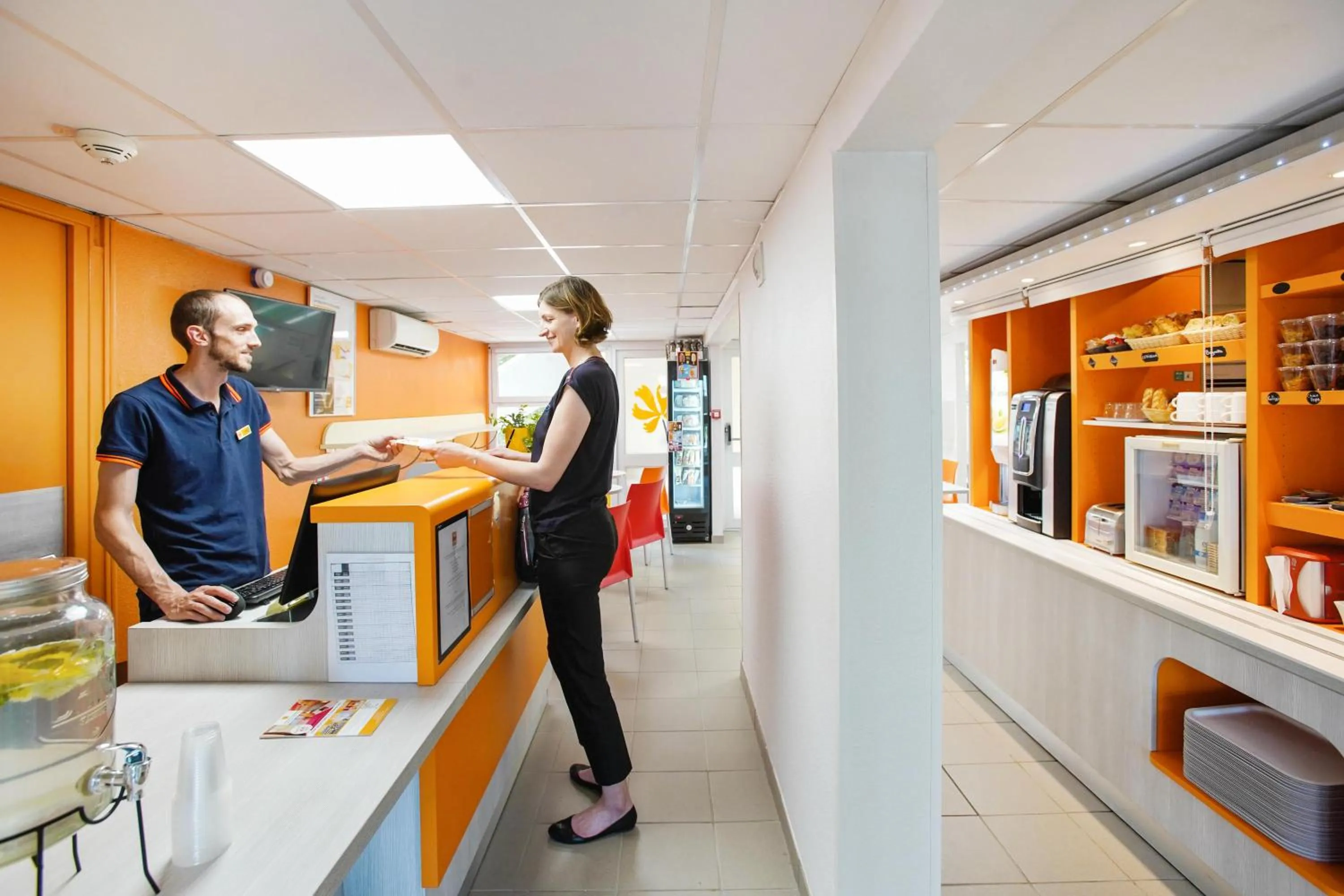 Staff in Première Classe Villejust