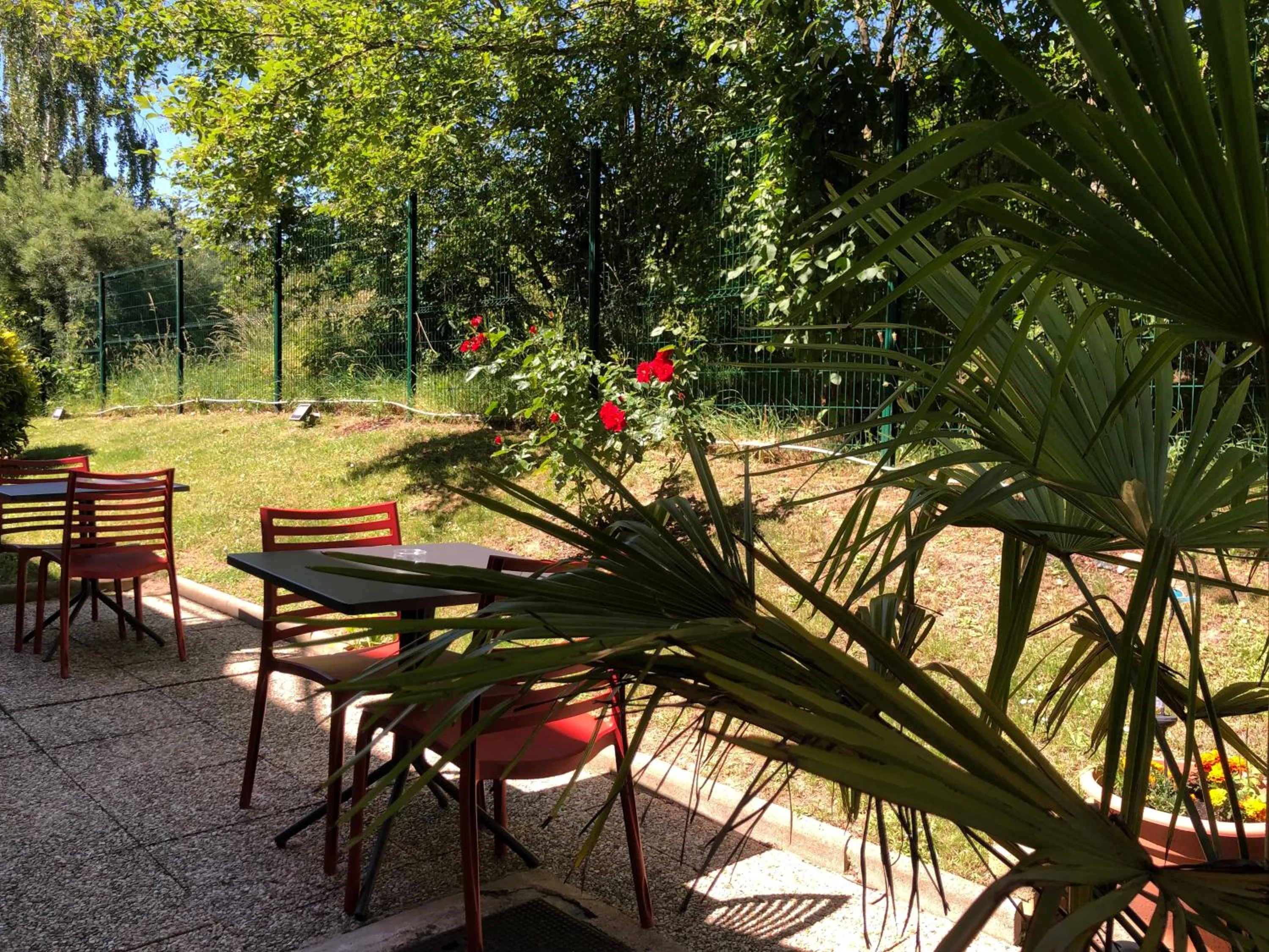 Patio in Première Classe Villejust
