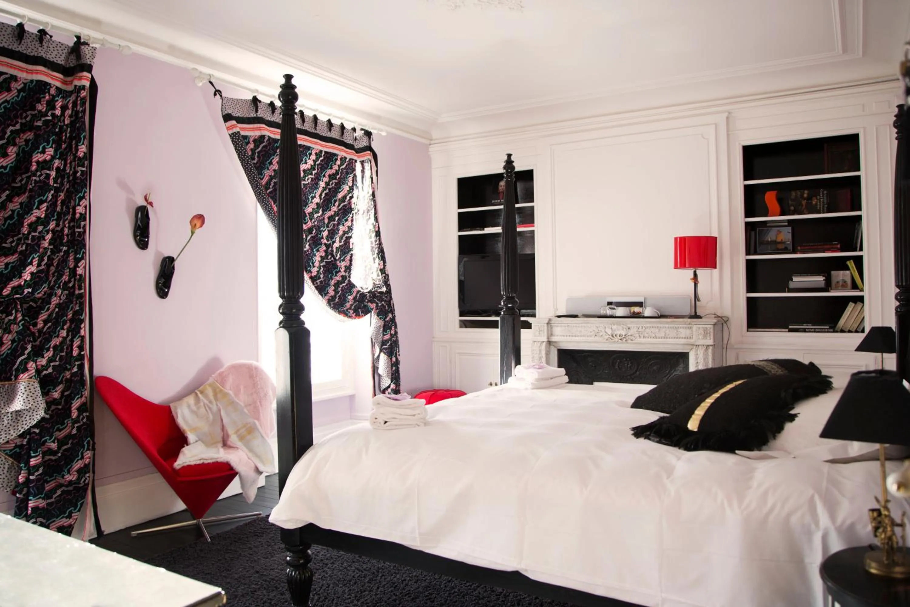 Library, Bed in Maison d'hôtes Stella Cadente