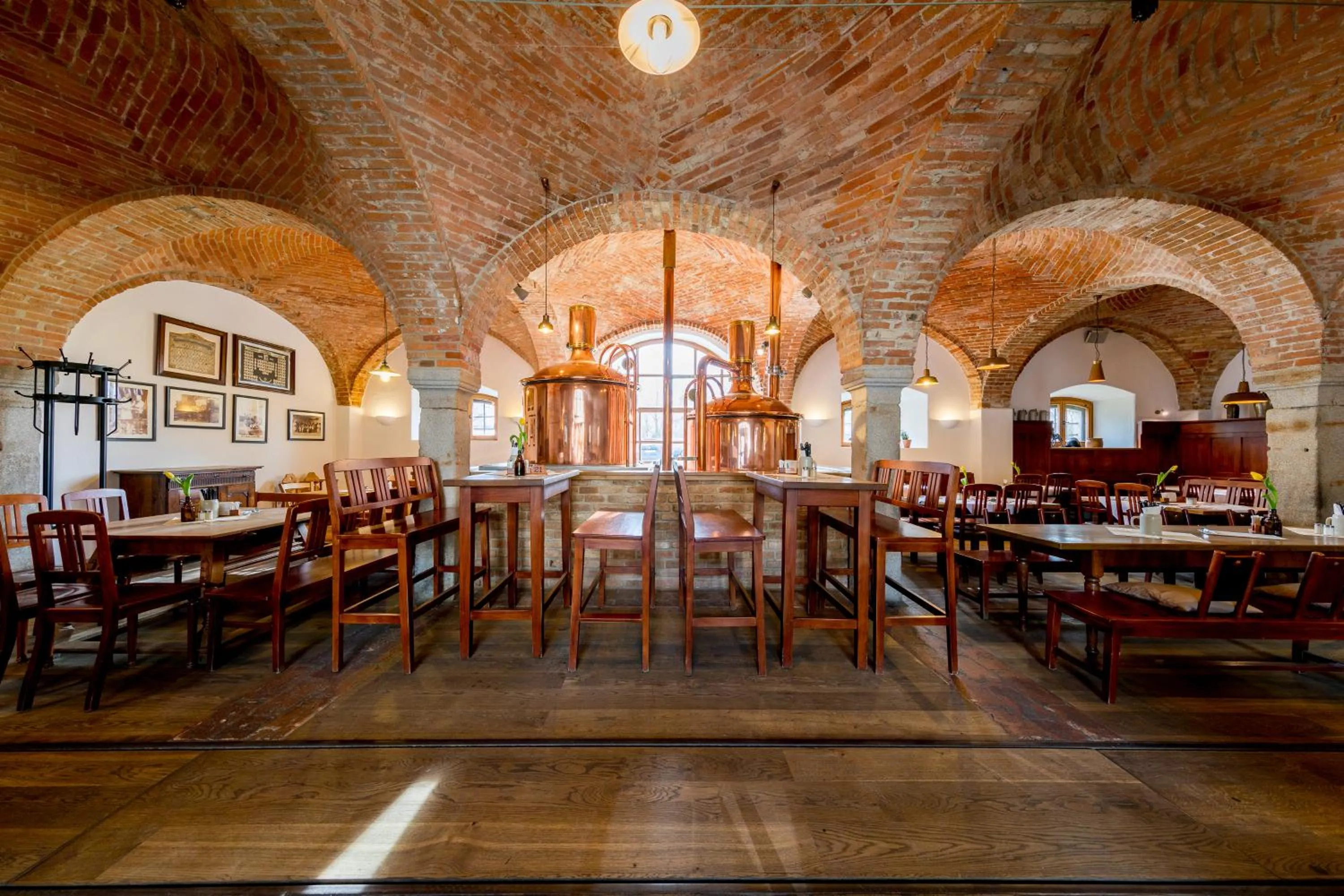 Restaurant/places to eat in Schlossparkhotel Mariakirchen