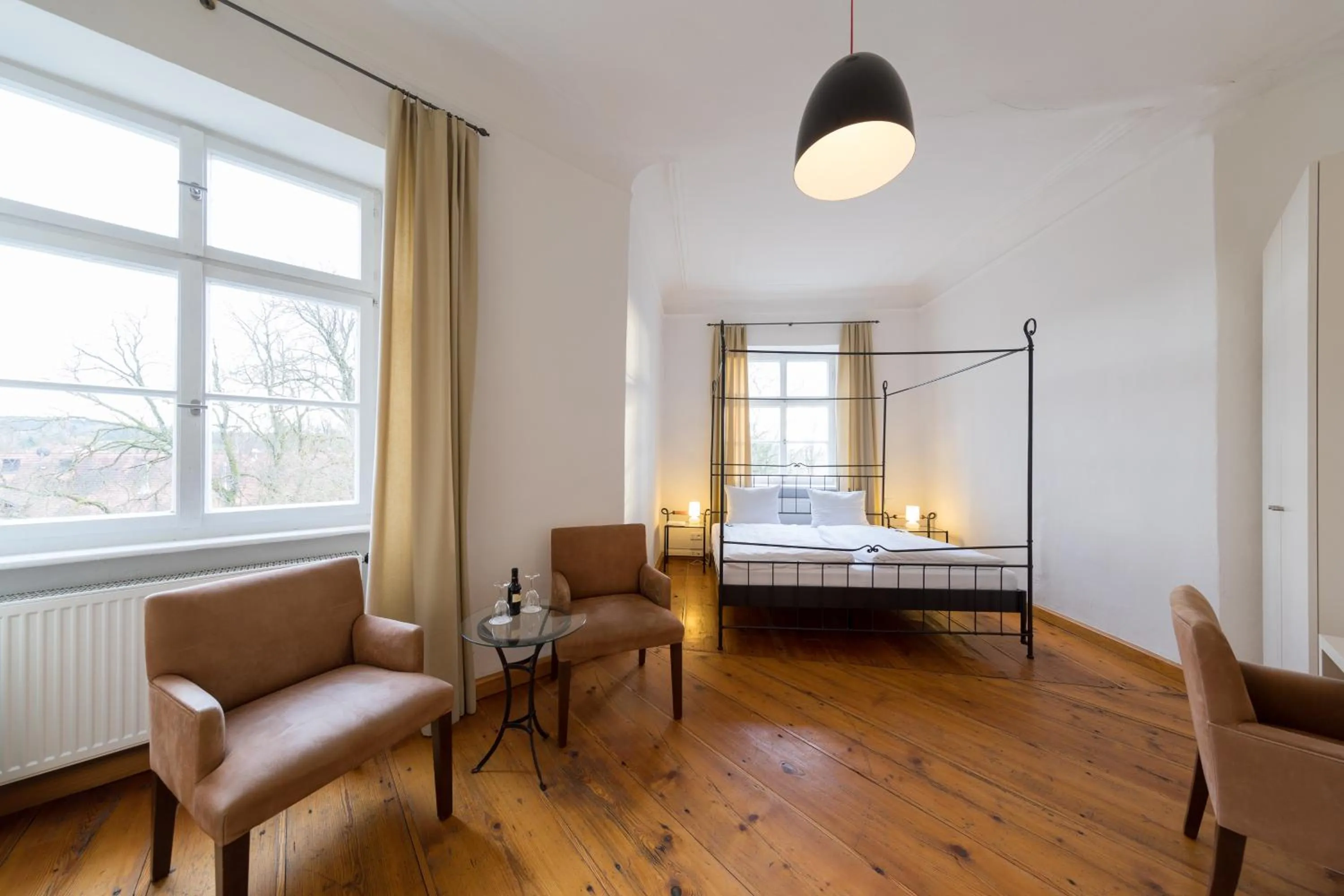 Photo of the whole room, Bed in Schlossparkhotel Mariakirchen