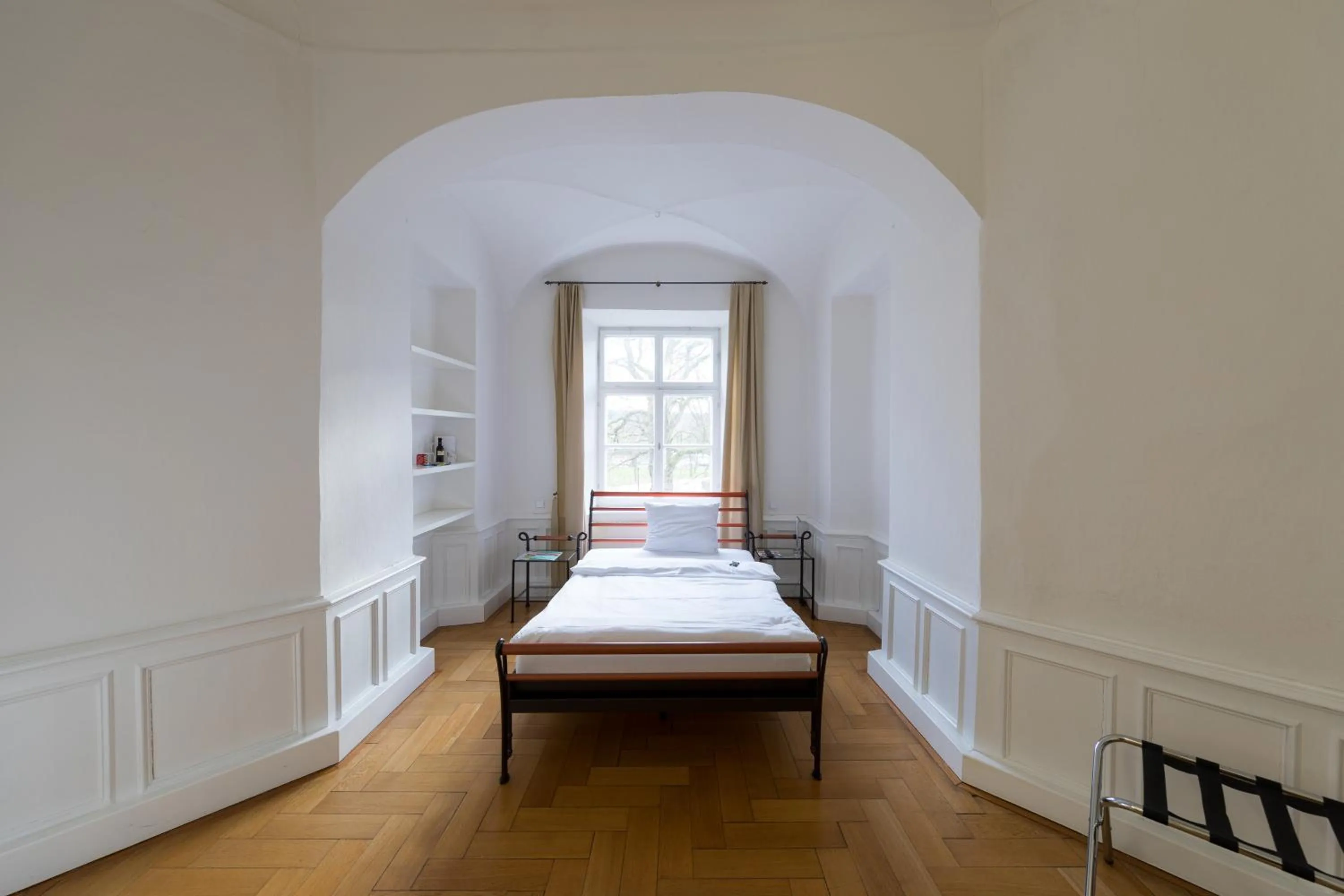 Bed in Schlossparkhotel Mariakirchen