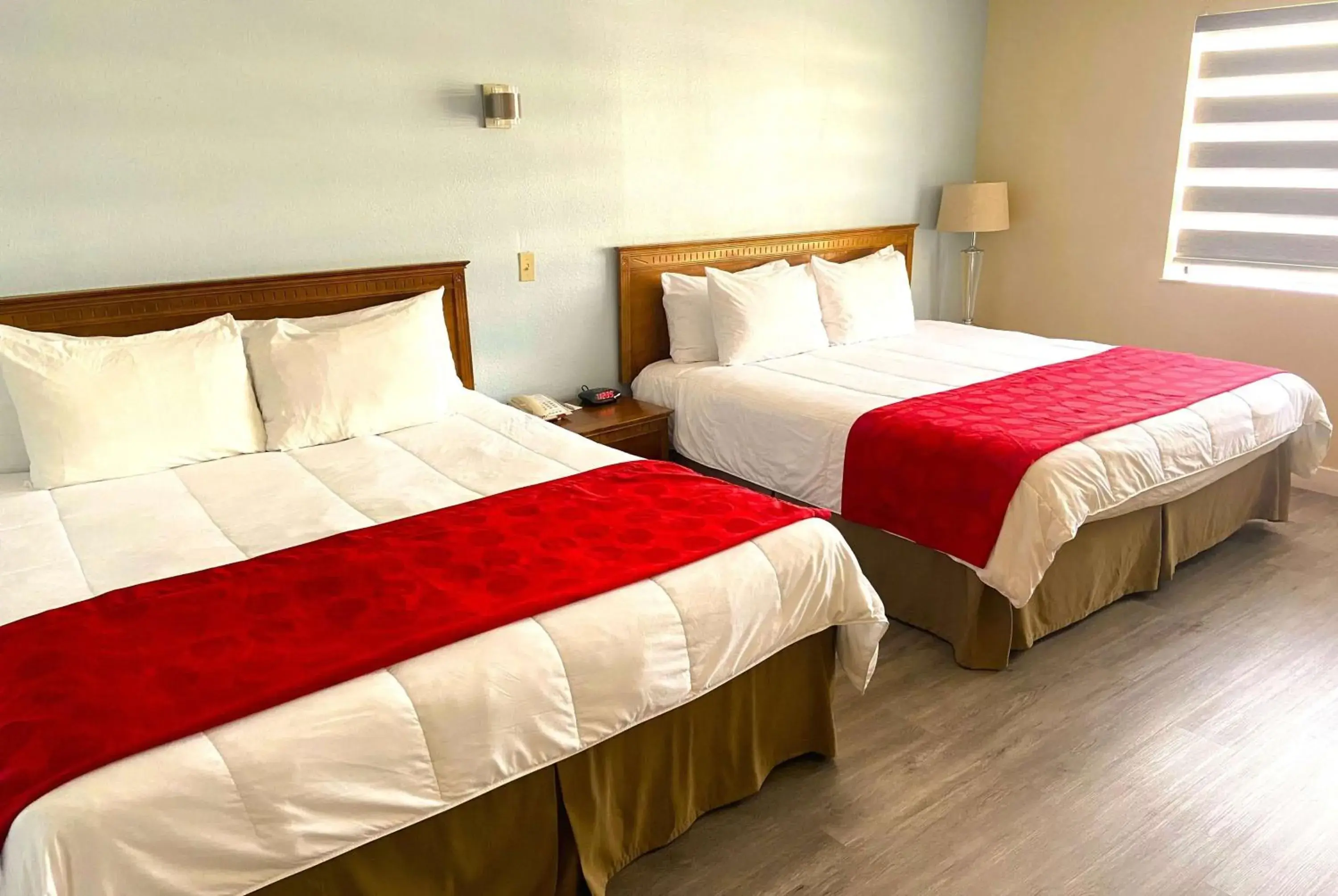 Photo of the whole room, Bed in Ramada by Wyndham Los Angeles/Wilshire Center Photo of the whole room, Bed in Ramada by Wyndham Los Angeles/Wilshire Center