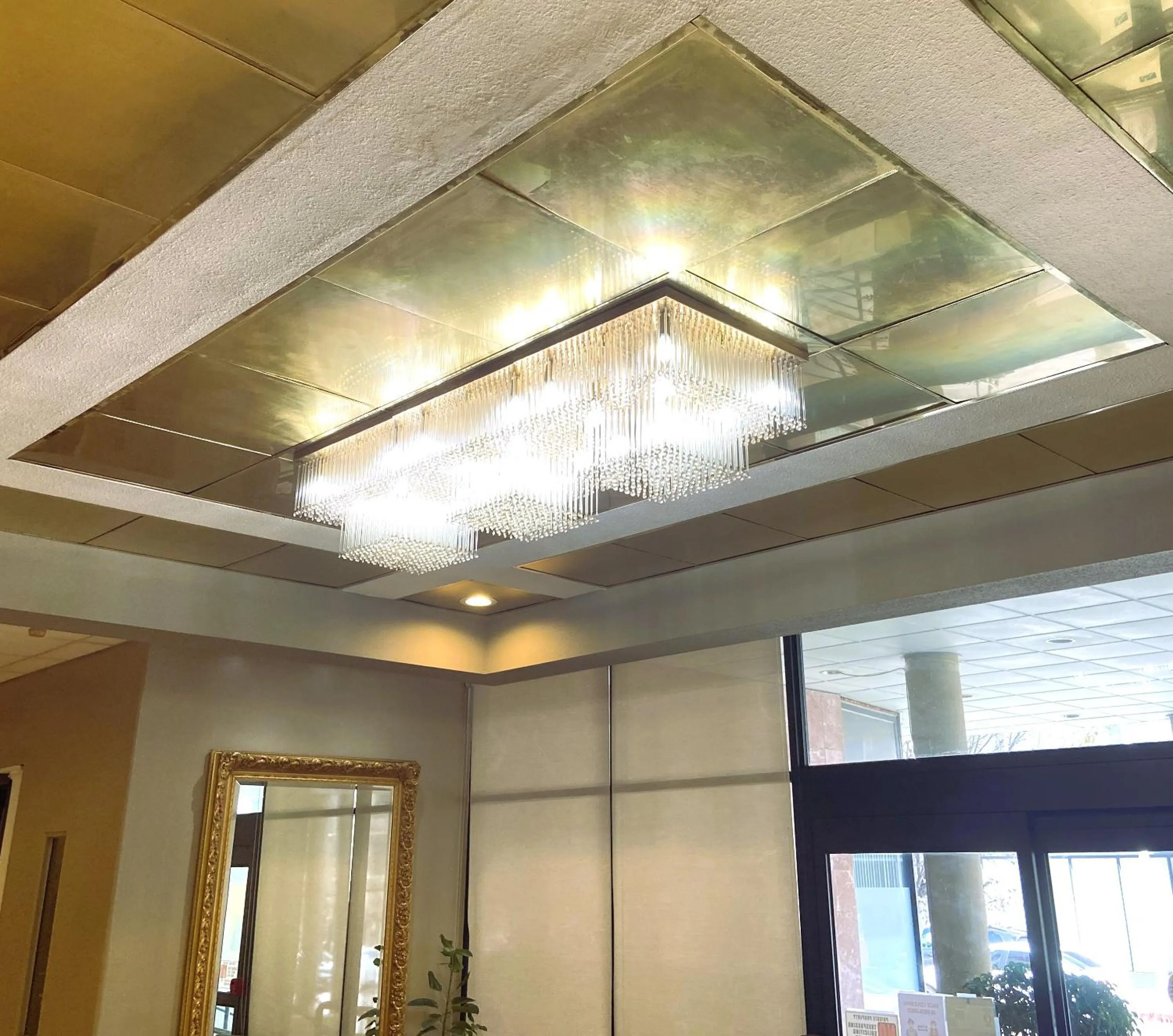 Lobby or reception in Ramada by Wyndham Los Angeles/Wilshire Center