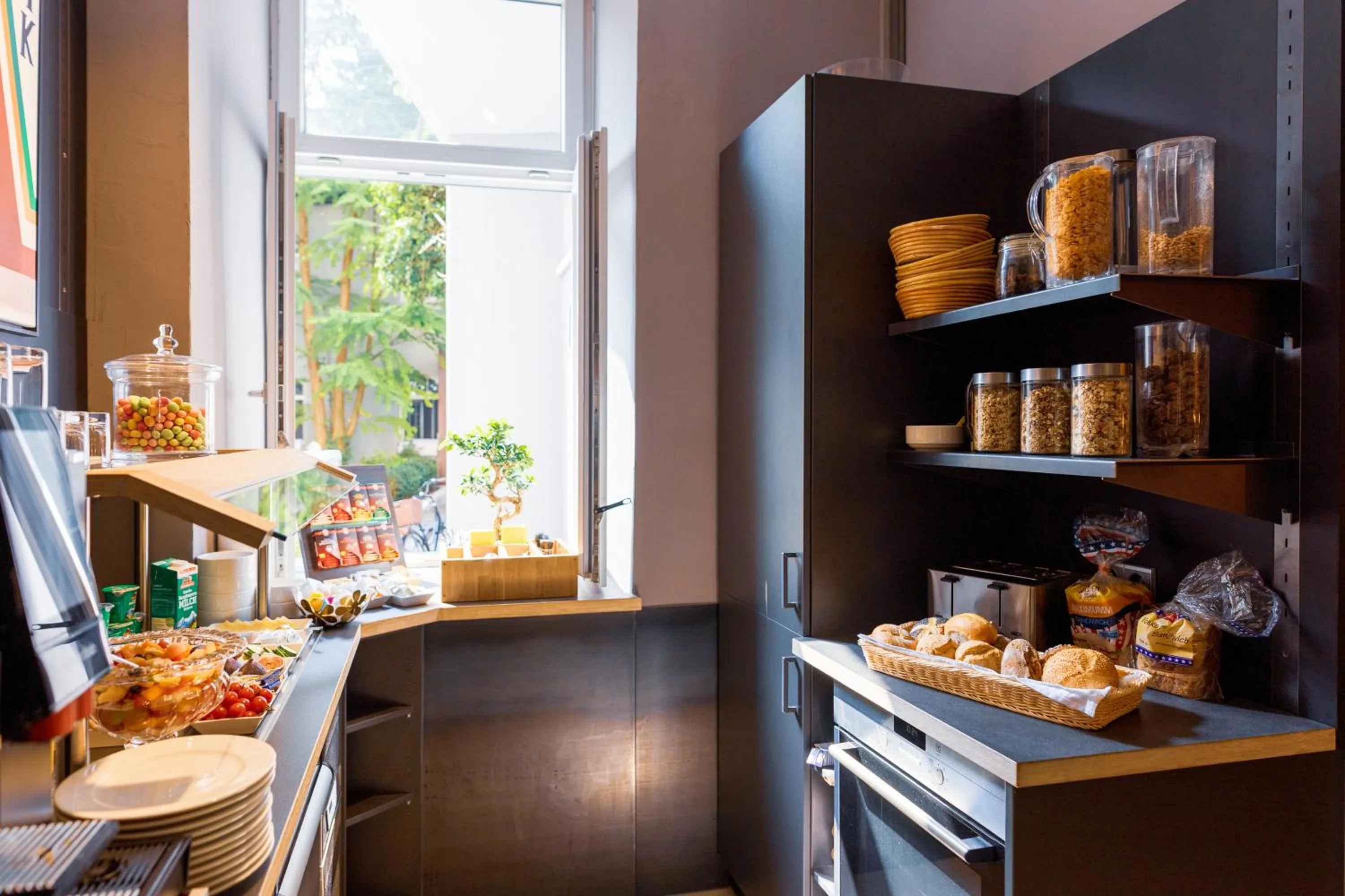 Buffet breakfast in mk hotel münchen max-weber-platz