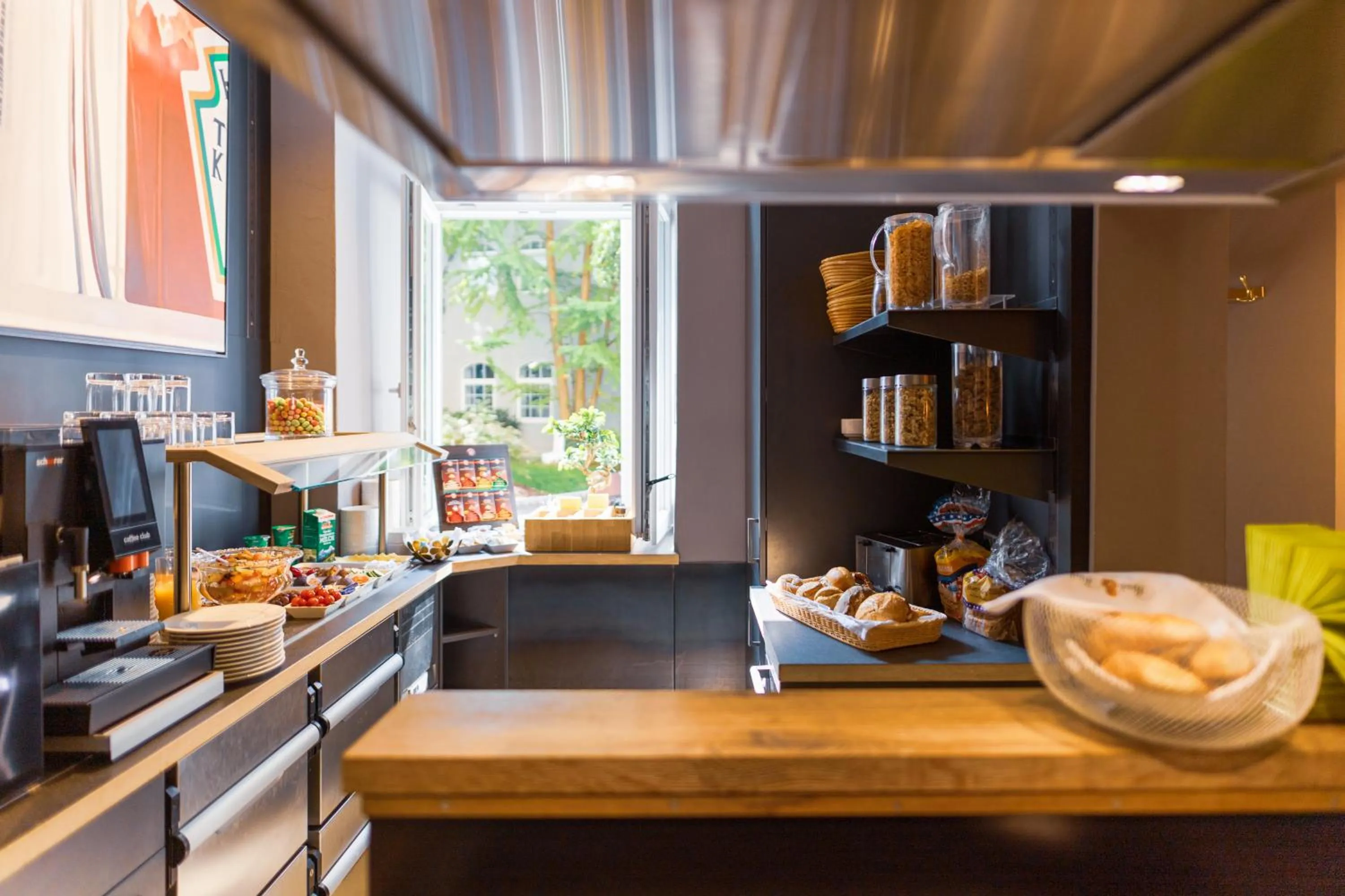 Buffet breakfast in mk hotel münchen max-weber-platz