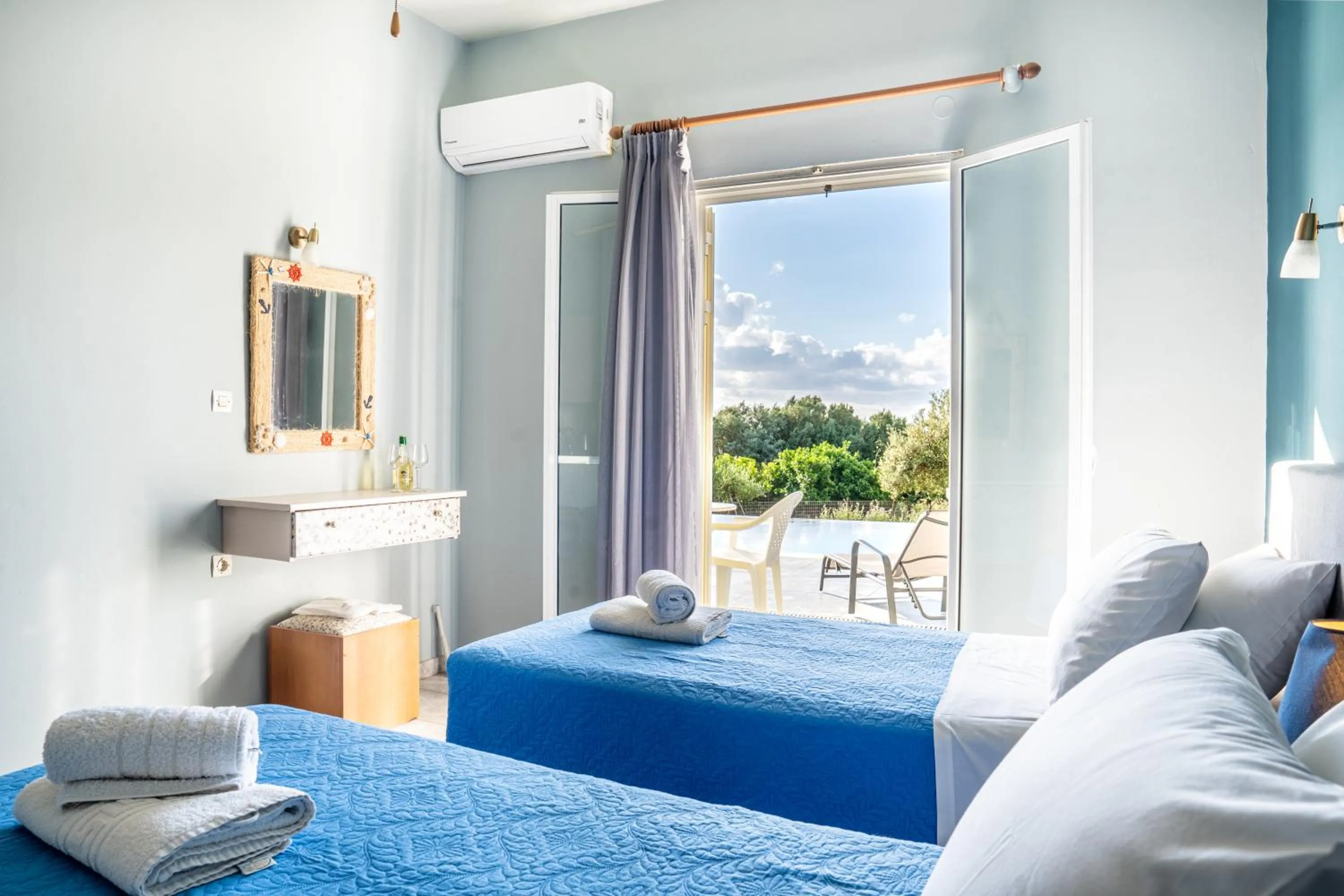 Bedroom, Bed in Anastasia Studios Katelios