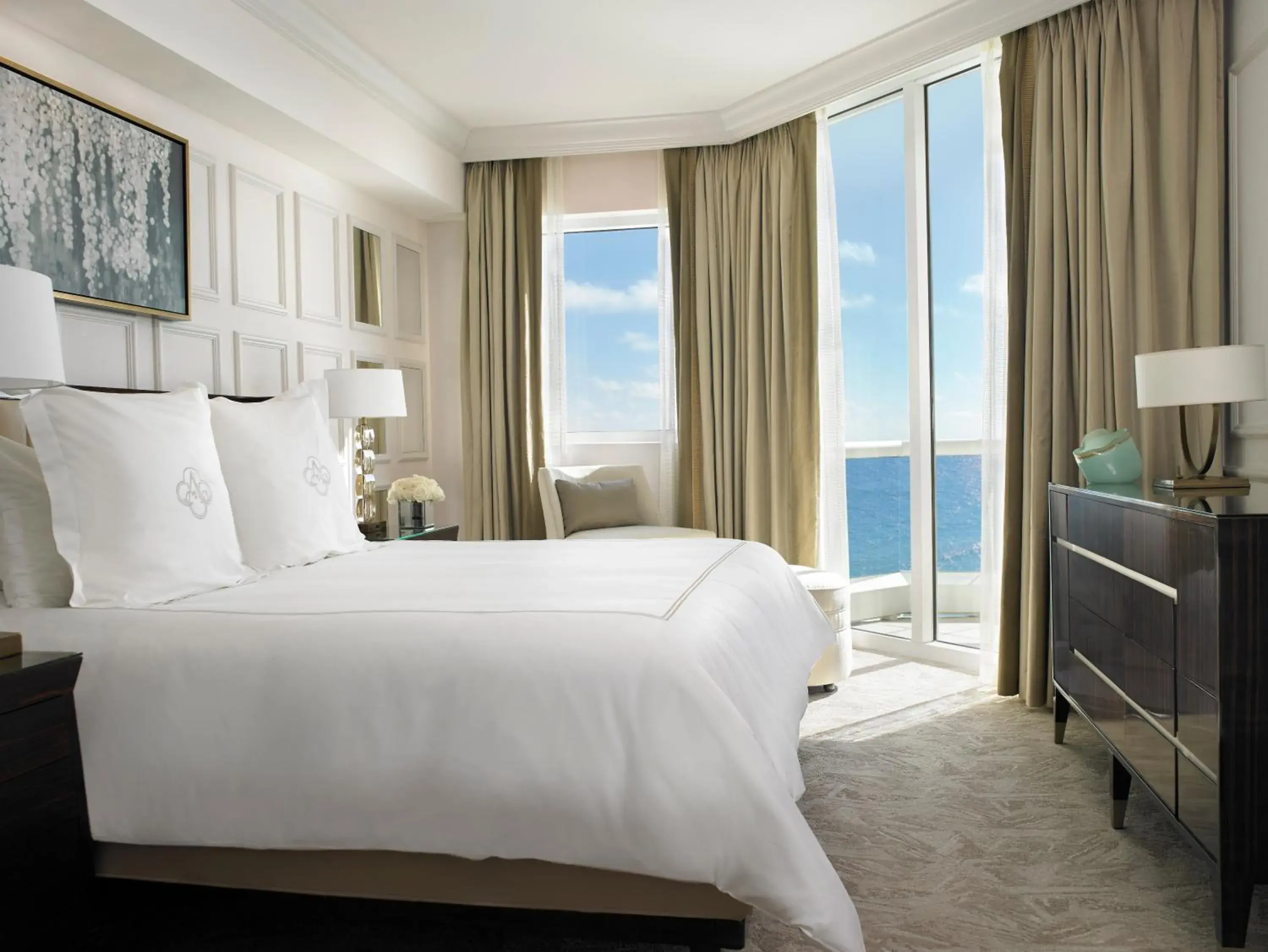 Bed in Acqualina Resort and Residences Bed in Acqualina Resort and Residences