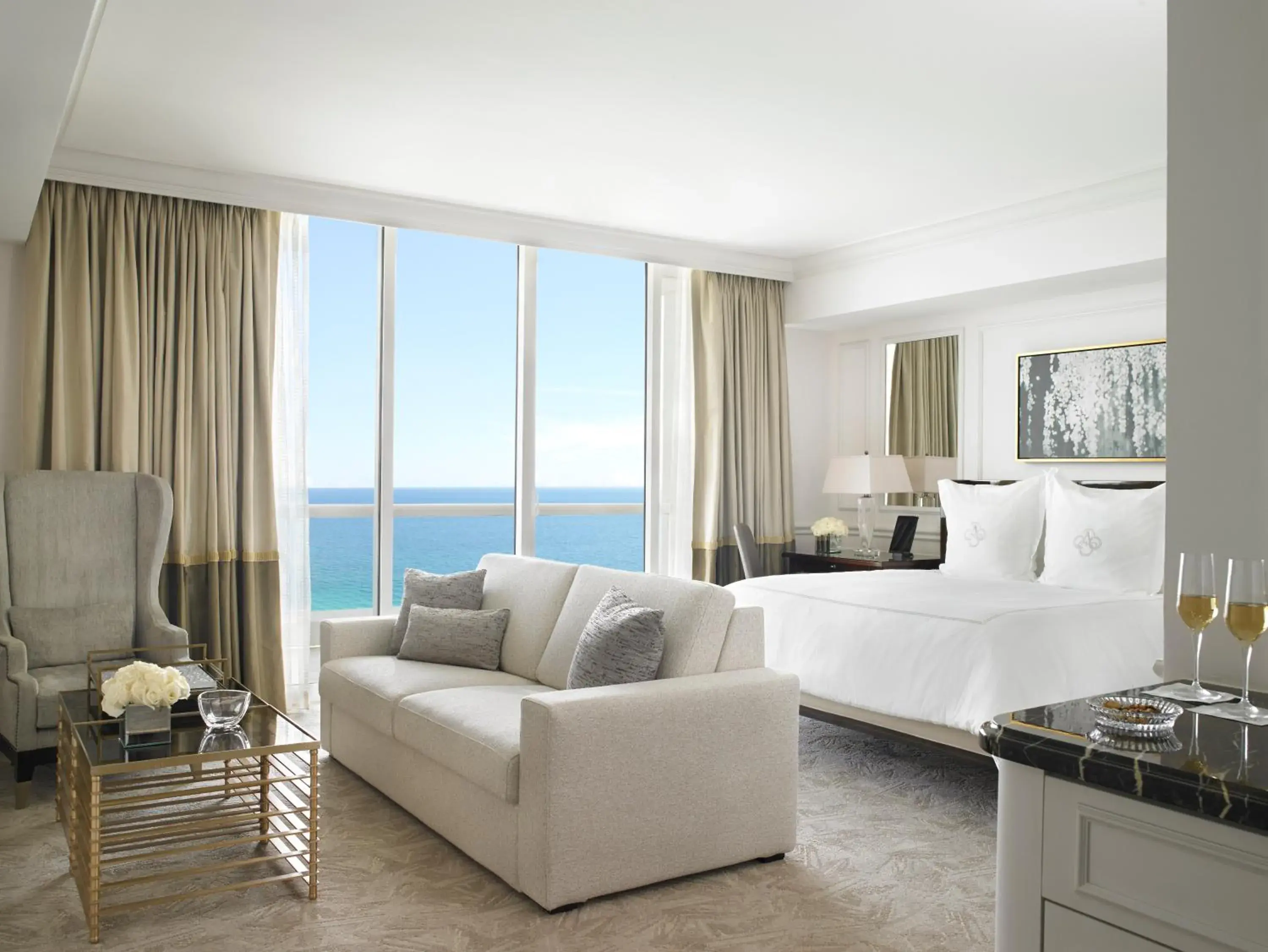 Bed in Acqualina Resort and Residences Bed in Acqualina Resort and Residences