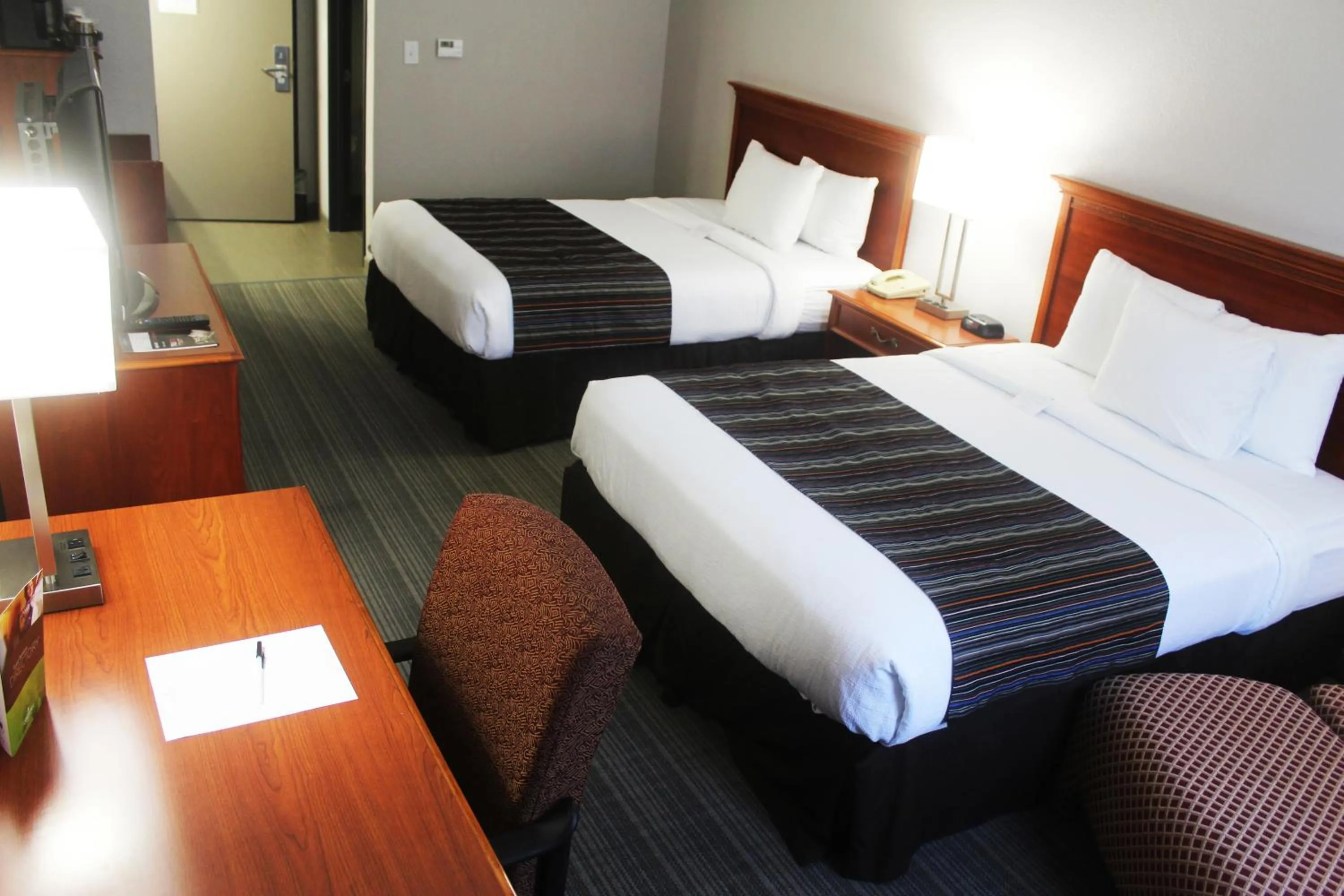 Bedroom, Bed in Country Inn & Suites by Radisson, San Antonio Lackland AFB - SeaWorld Area