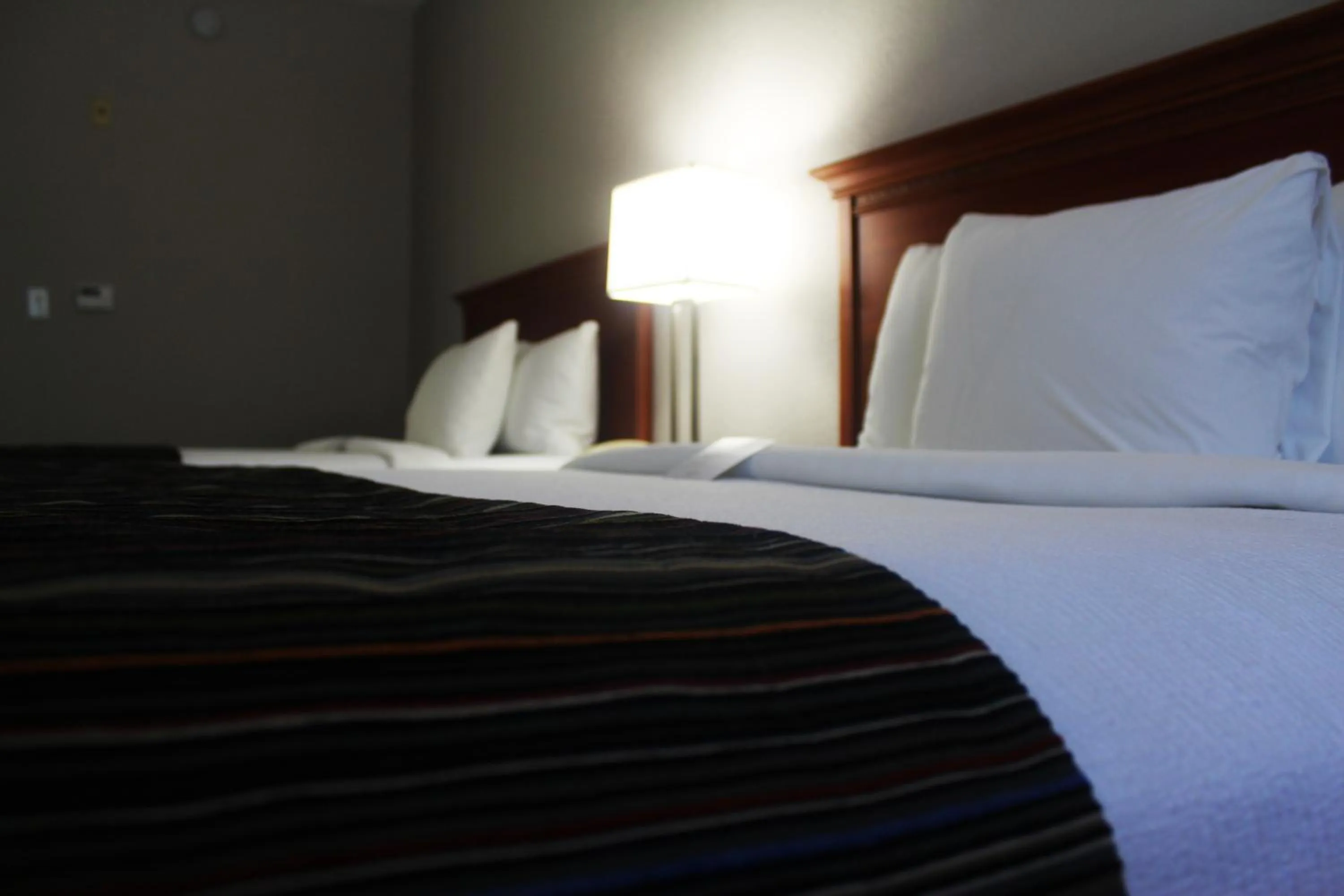 Bedroom, Bed in Country Inn & Suites by Radisson, San Antonio Lackland AFB - SeaWorld Area