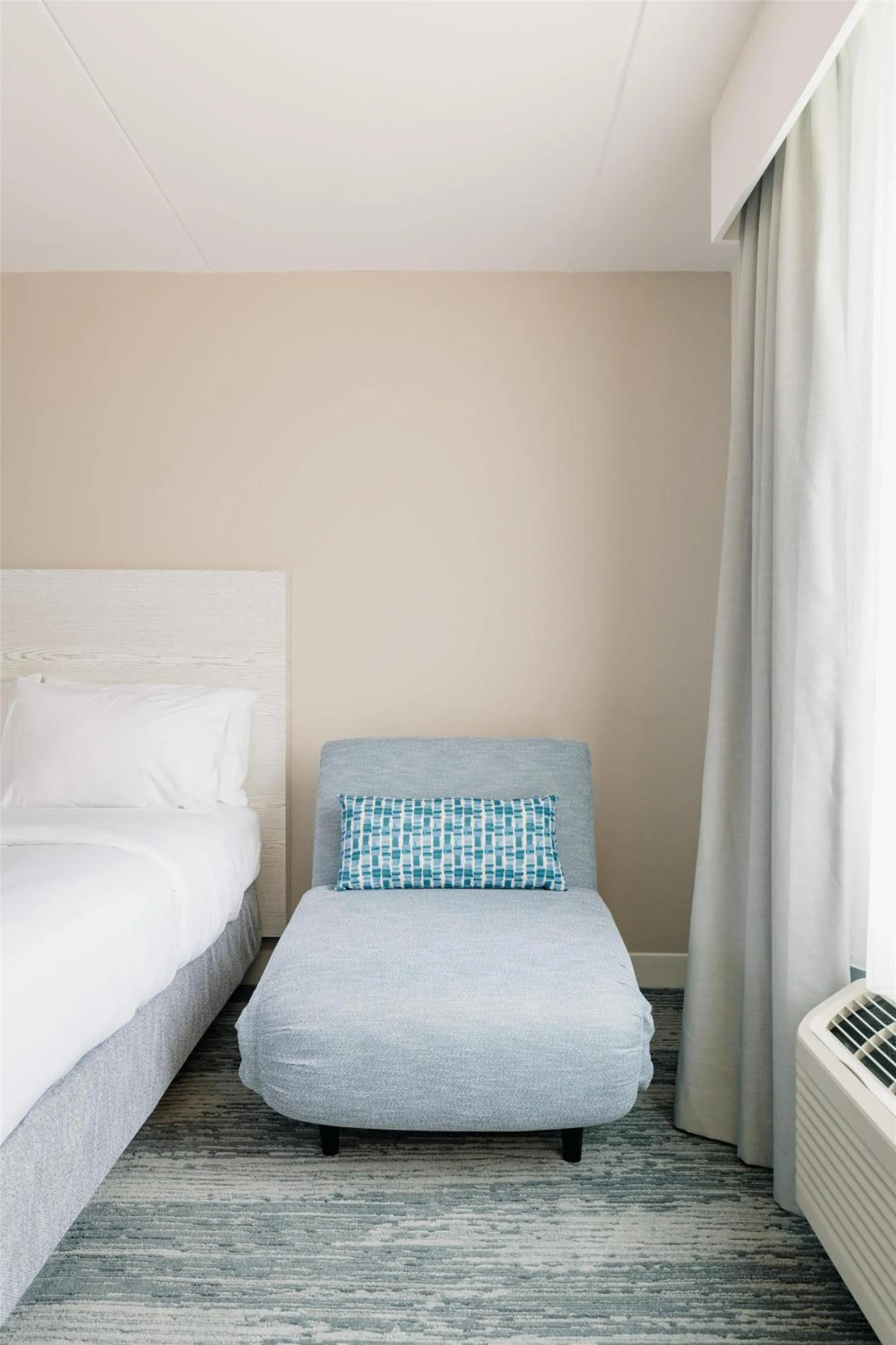 Bedroom, Bed in Hotel Bethany Beach