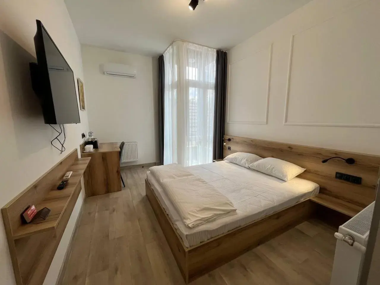 Deluxe Double Room with Bath in FOX Hostel Deluxe Double Room with Bath in FOX Hostel