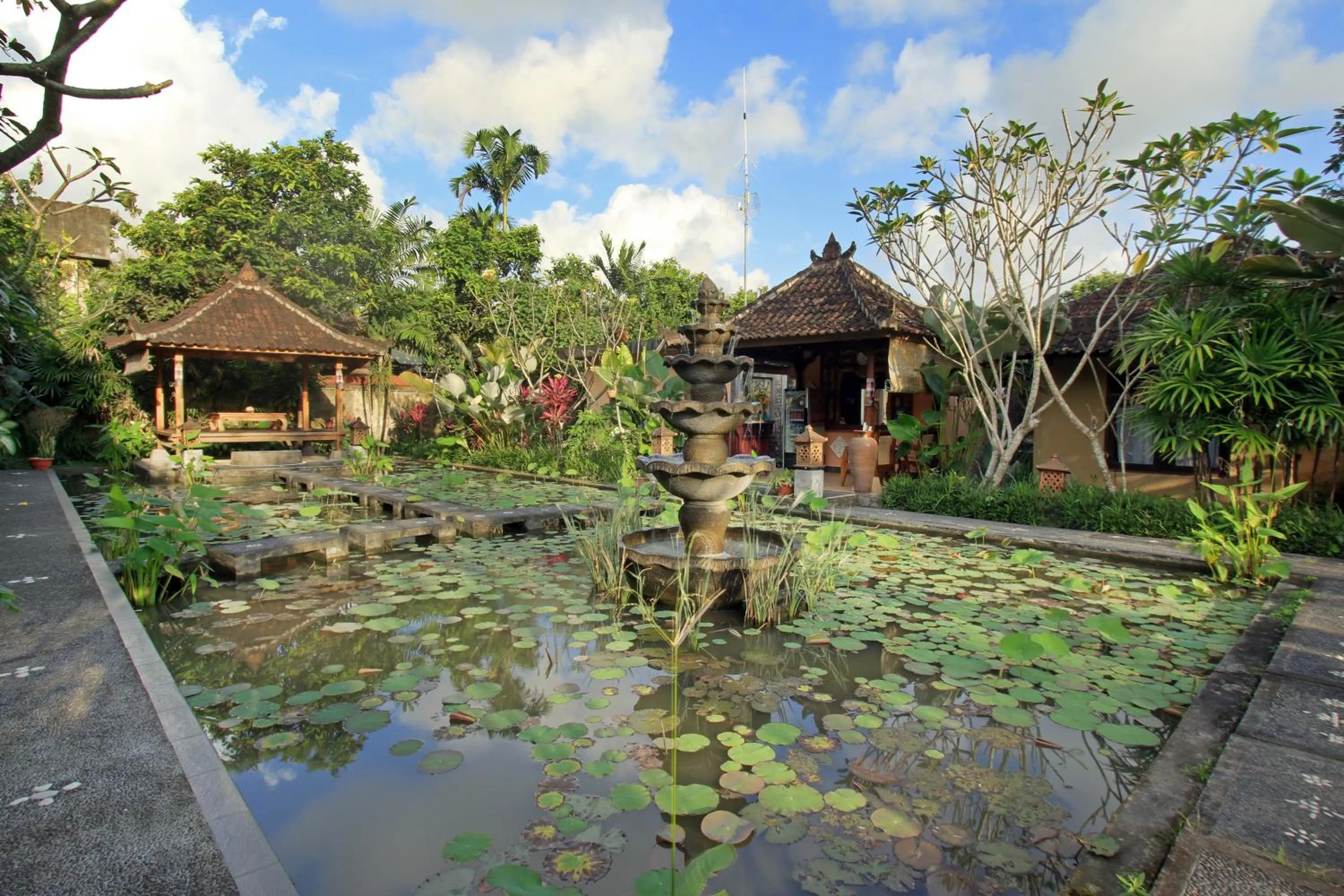 Garden in Nara Ubud Cottage by Mahaputra