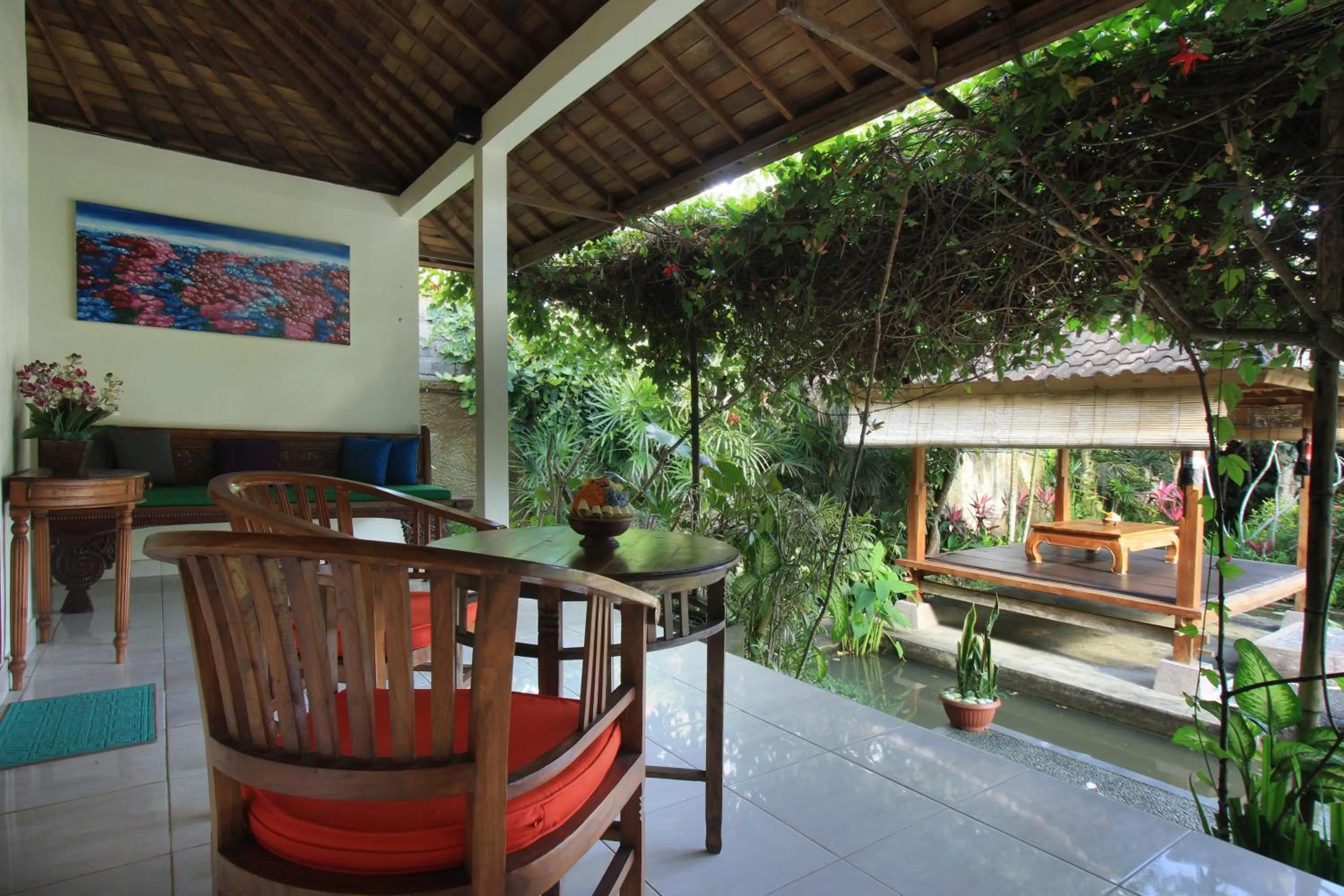Garden view in Nara Ubud Cottage by Mahaputra