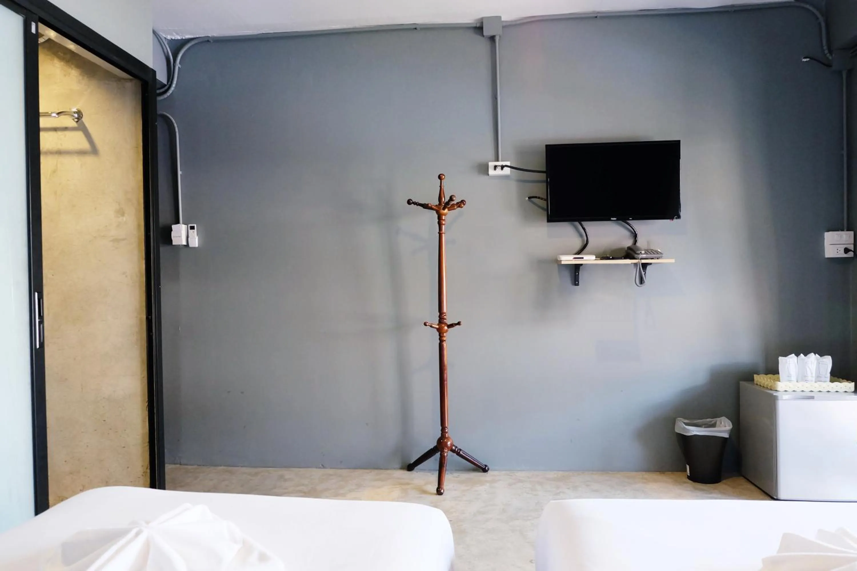 Photo of the whole room, Bed in Sleep Airport Chiang Mai