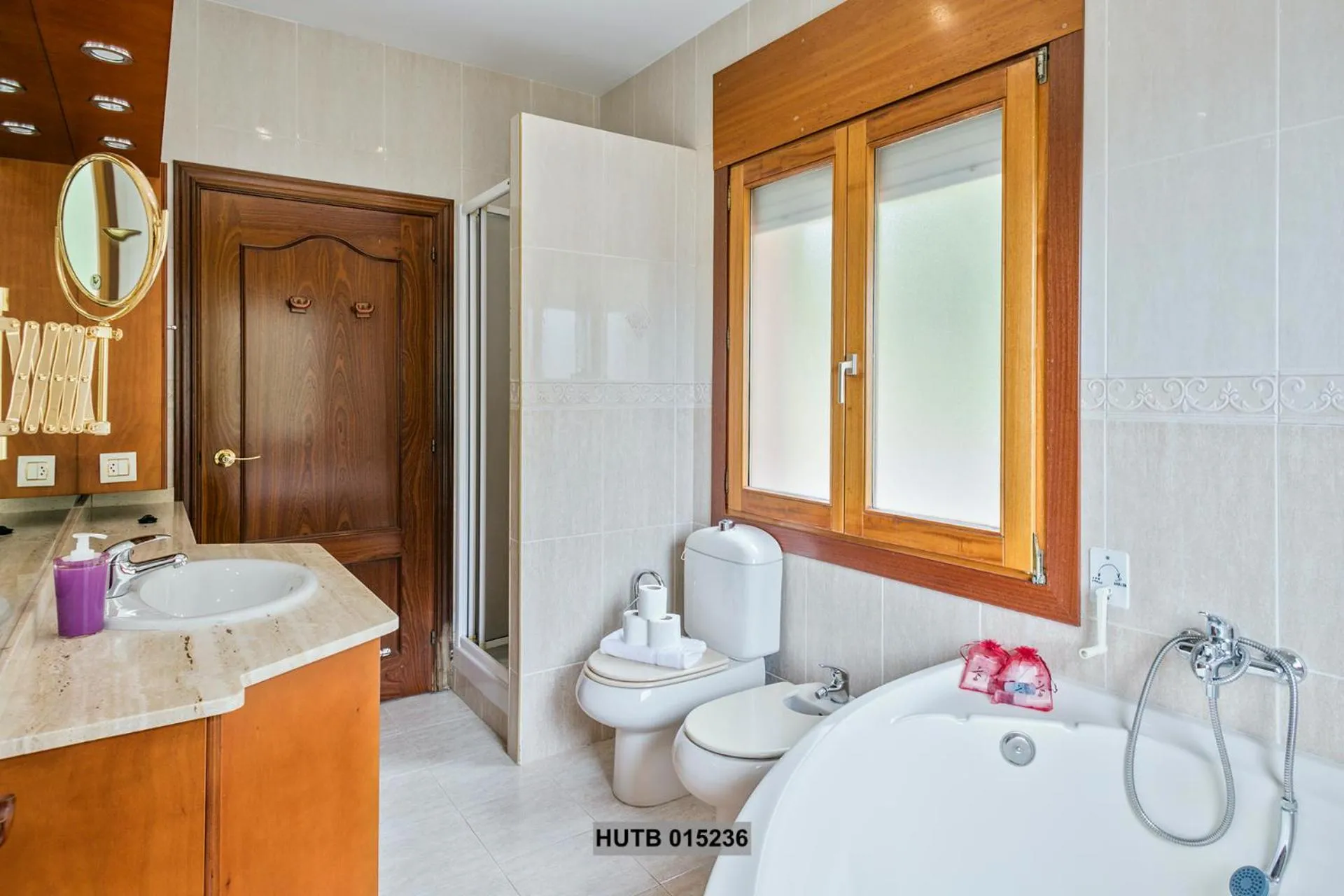 Bathroom in Alcam Can Macia