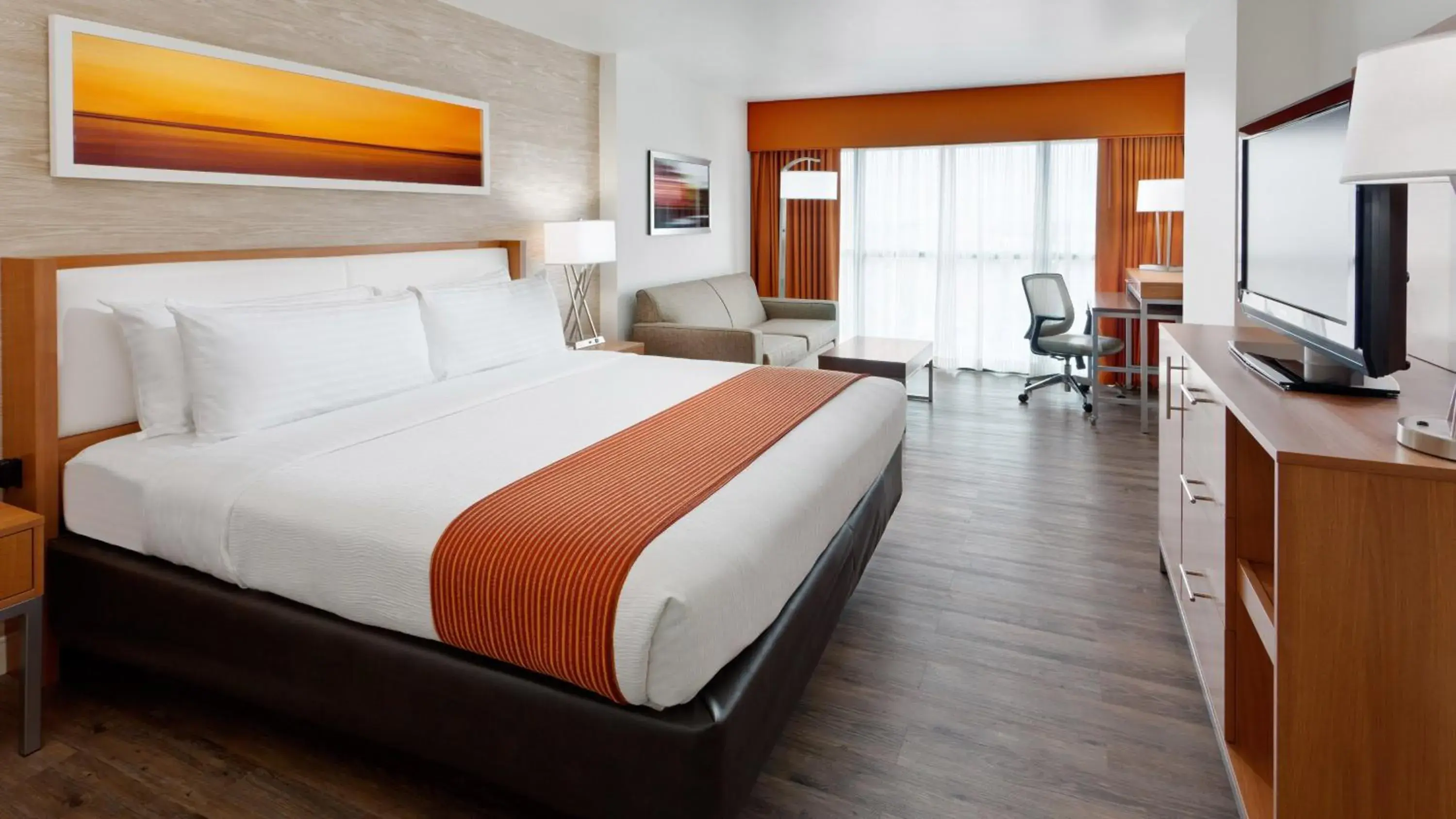 Standard King Room with Sofa Bed in Holiday Inn San Antonio-Riverwalk by IHG Standard King Room with Sofa Bed in Holiday Inn San Antonio-Riverwalk by IHG