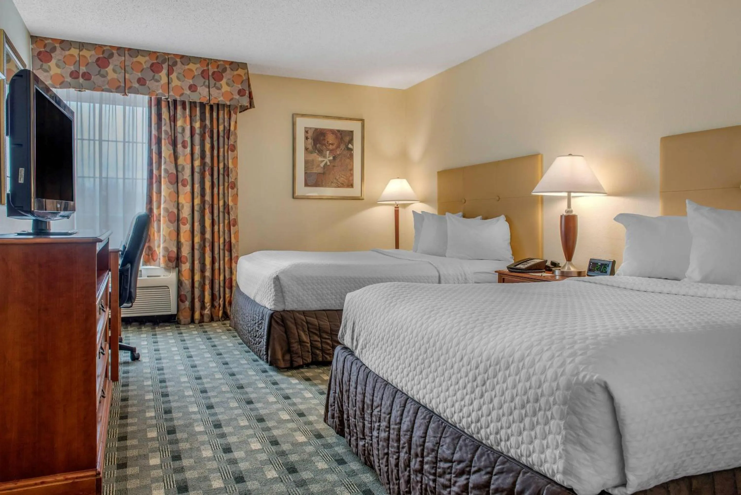 Bedroom, Bed in Quality Hotel Conference Center Cincinnati Blue Ash