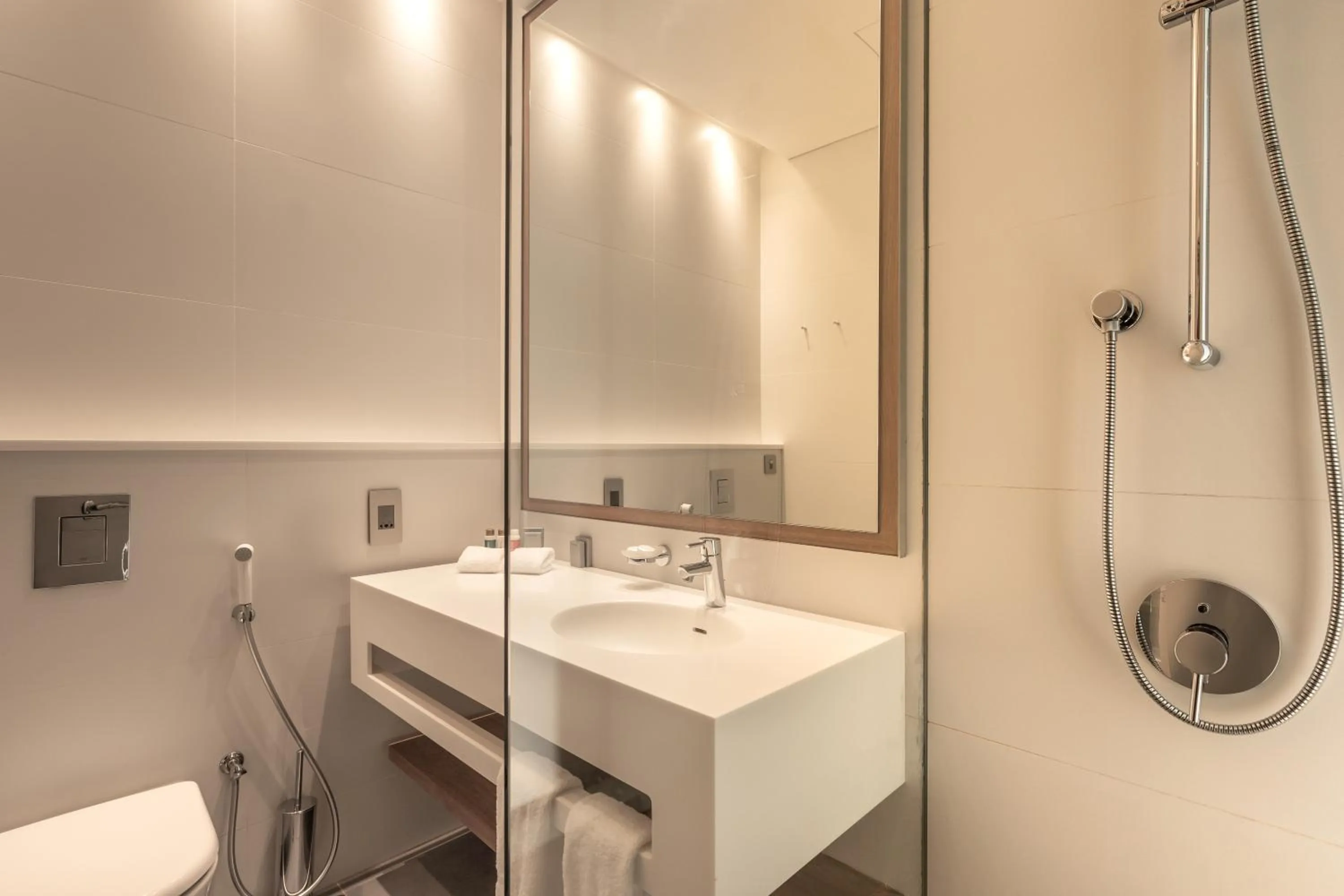 Shower in The Key Beirut