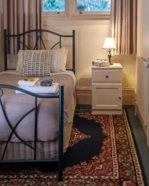 Bed in Lancefield Guest House