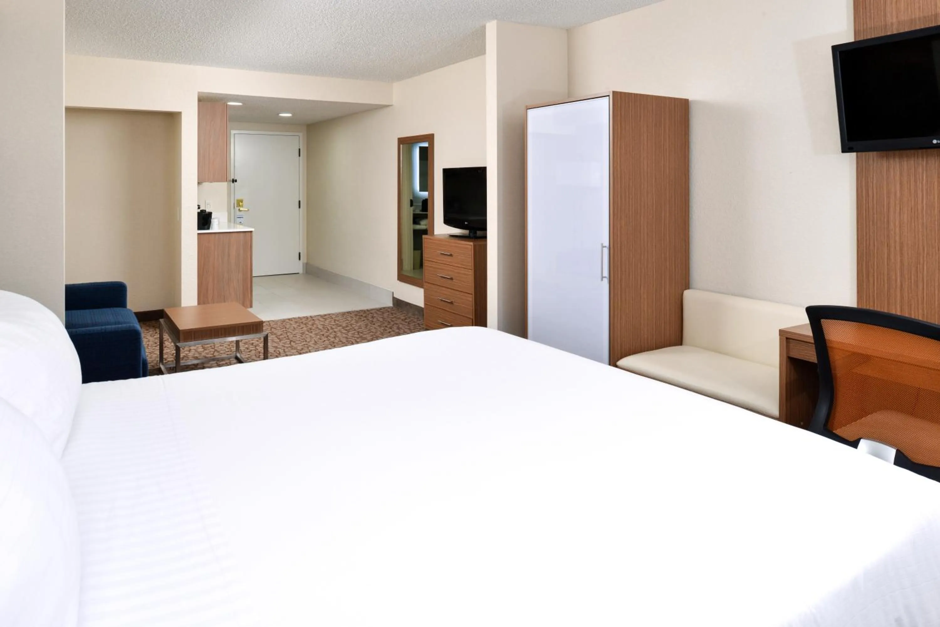 Bedroom, Bed in Holiday Inn Express Hotel & Suites Bonita Springs/Naples by IHG