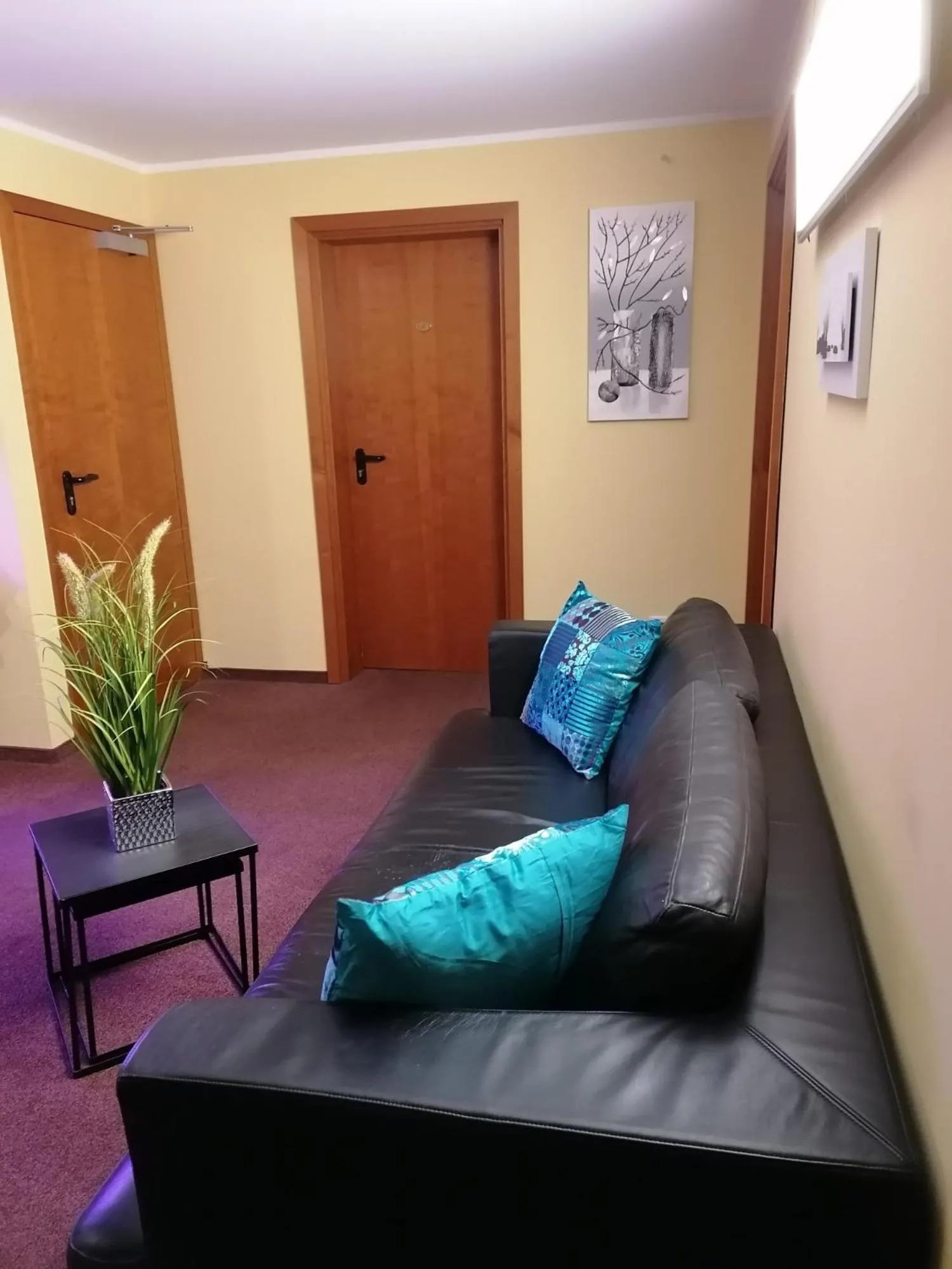 Lobby or reception in Pension Riverside in Leverkusen Hitdorf am Rhein - Zentral an der A1 und 59