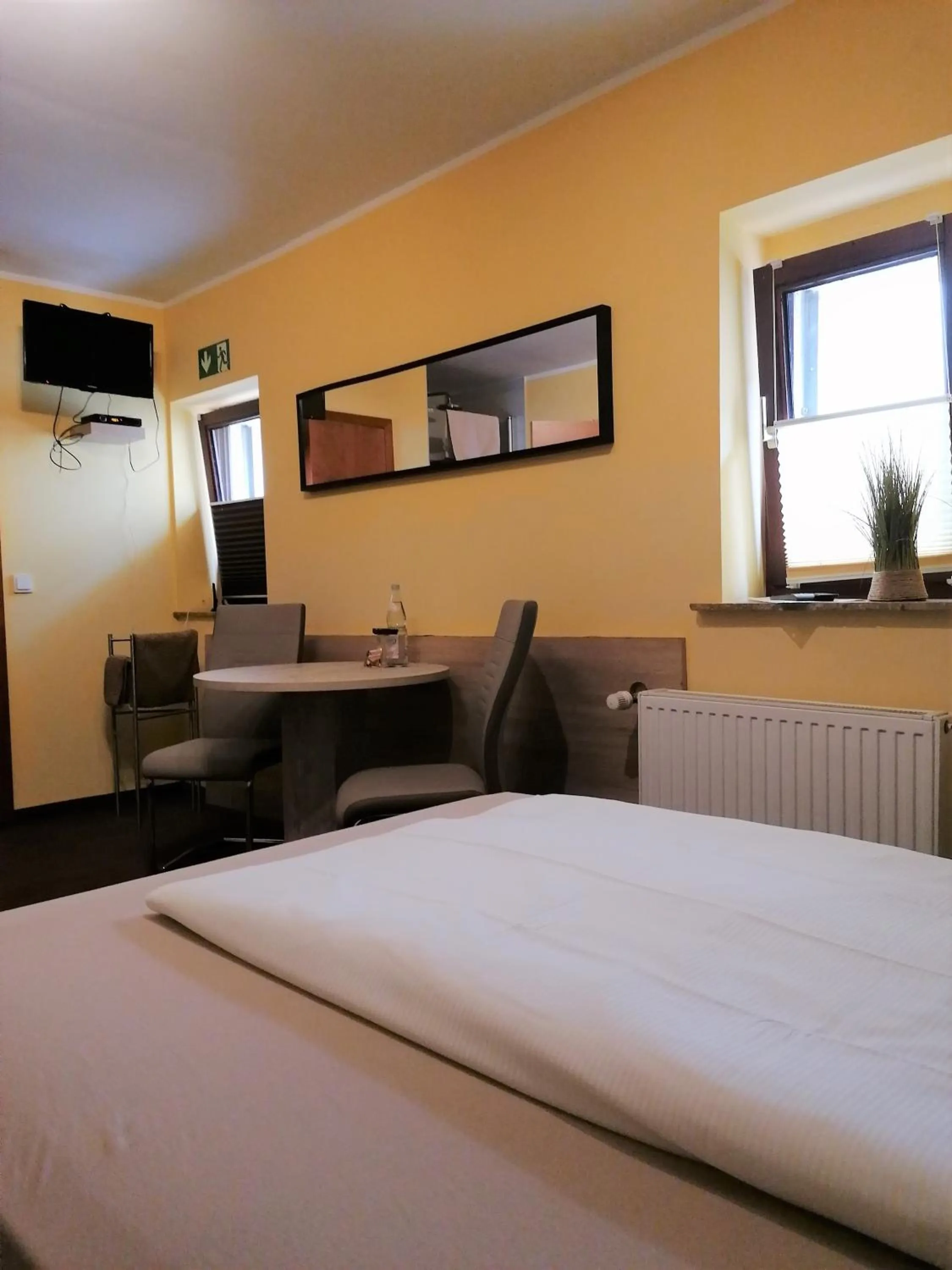 Photo of the whole room, Bed in Pension Riverside in Leverkusen Hitdorf am Rhein - Zentral an der A1 und 59