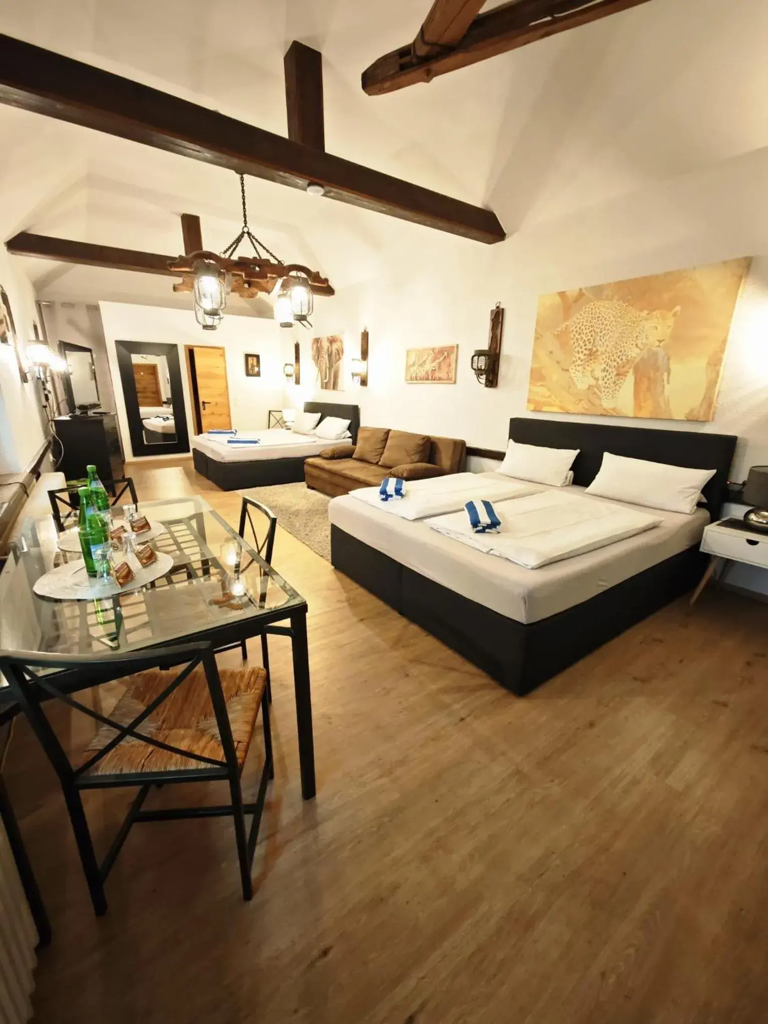 Family Room with Garden View - single occupancy in Pension Riverside in Leverkusen Hitdorf am Rhein - Zentral an der A1 und 59 Family Room with Garden View - single occupancy in Pension Riverside in Leverkusen Hitdorf am Rhein - Zentral an der A1 und 59