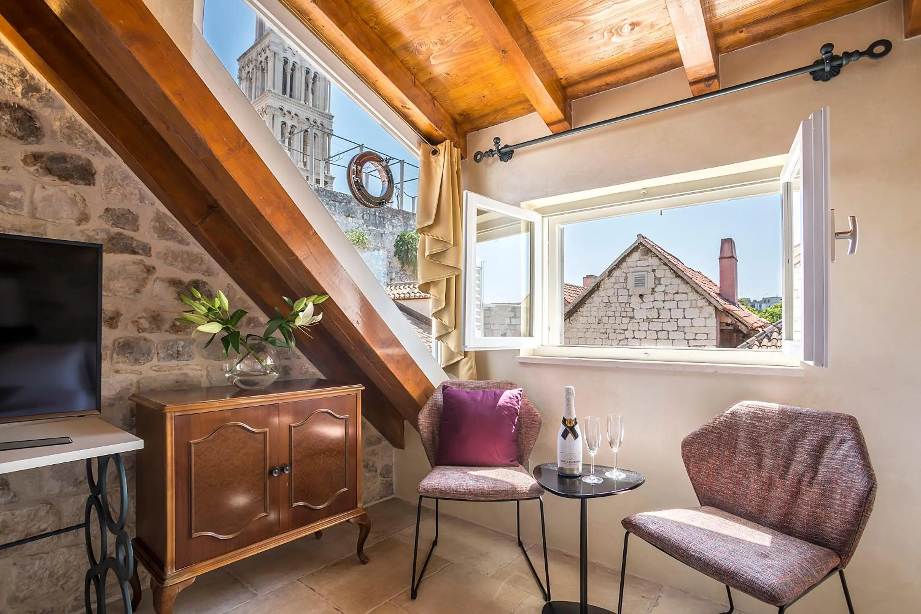 Seating area in Bella Notte Di Spalato