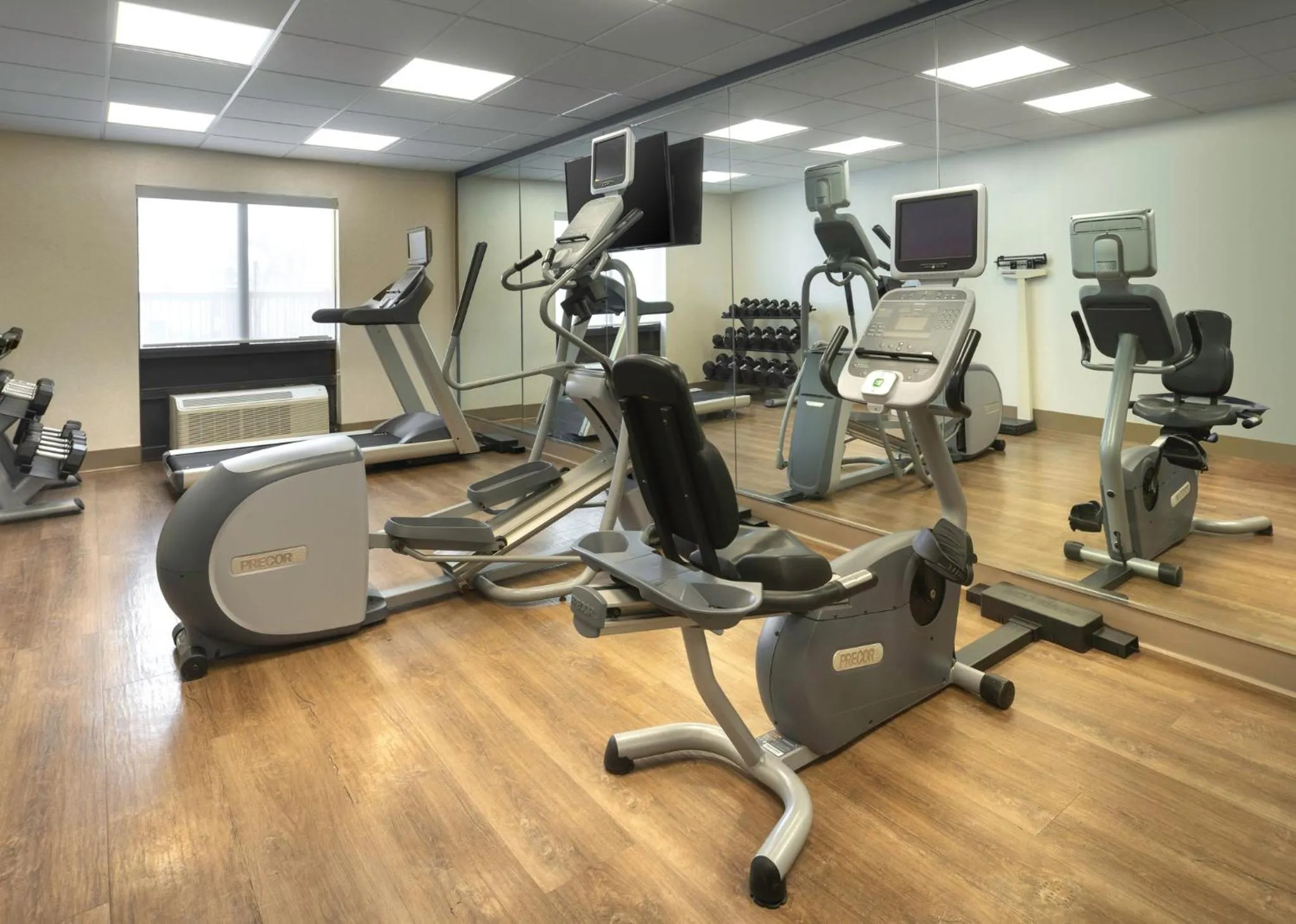 Fitness centre/facilities in Holiday Inn Express Hotel & Suites Olive Branch by IHG