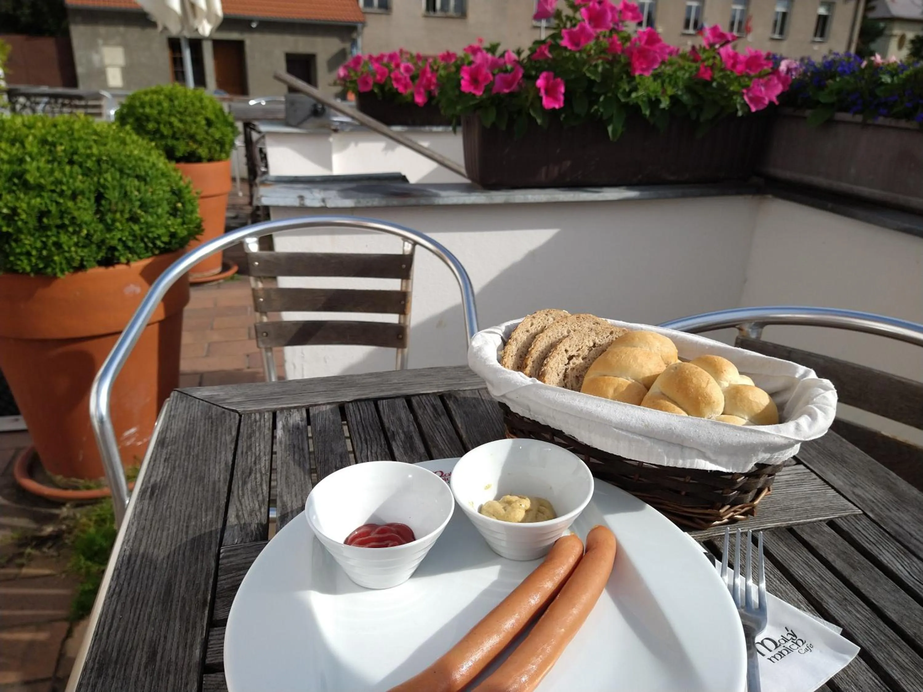 Restaurant/places to eat in Apartmány Malý mnich