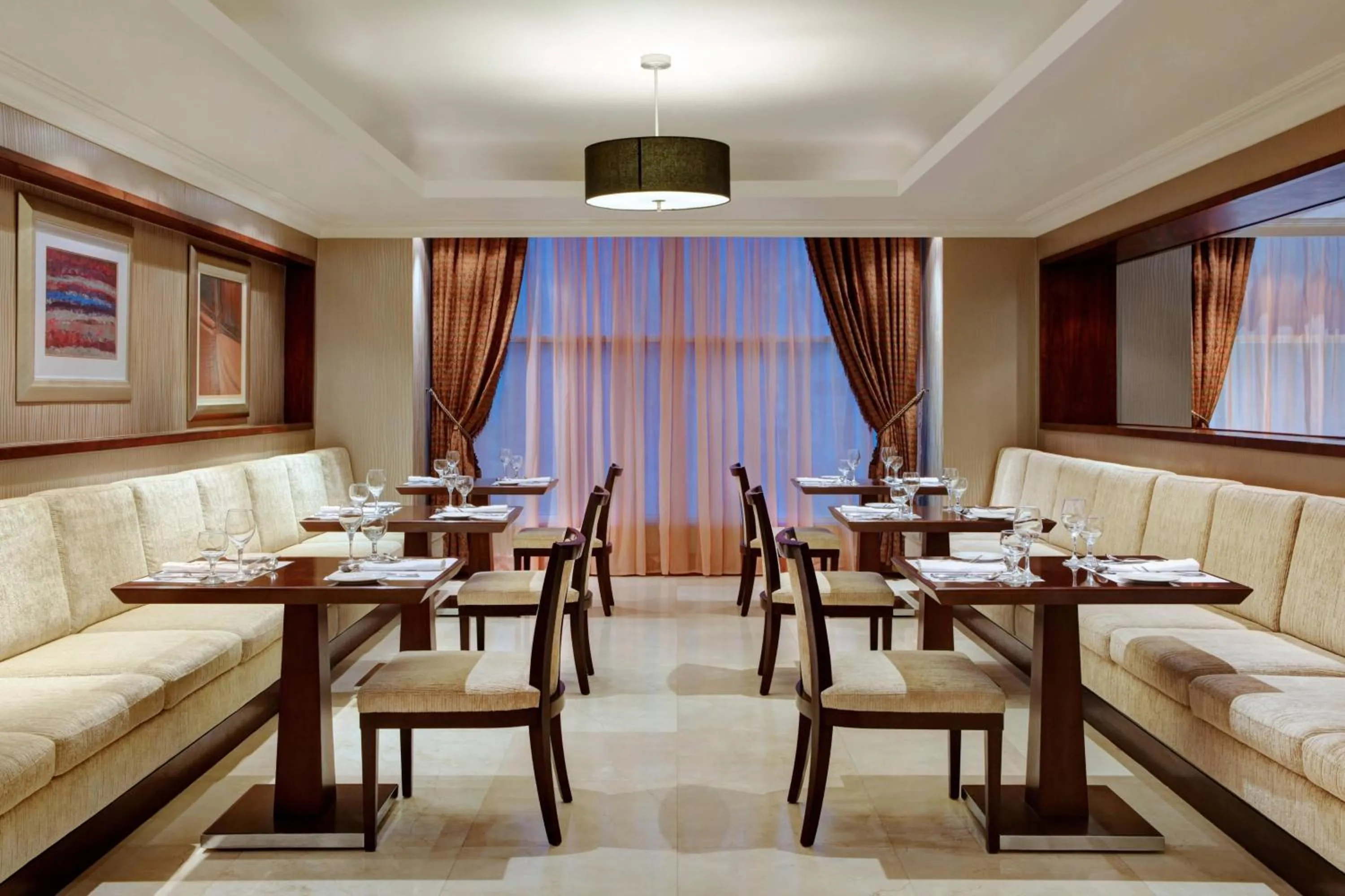 Restaurant/places to eat in Le Meridien Towers Makkah