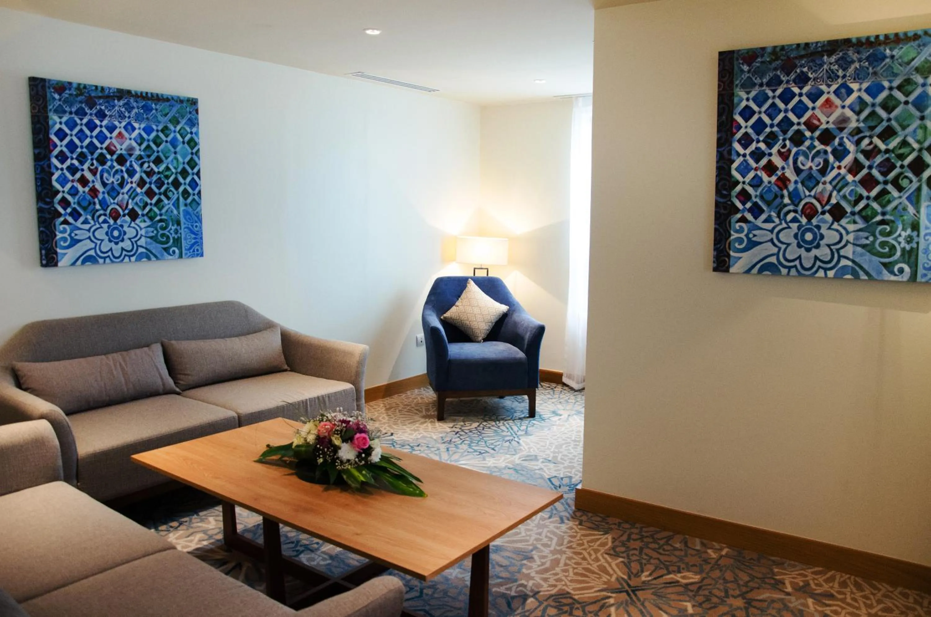 Living room in Dammam Palace Hotel